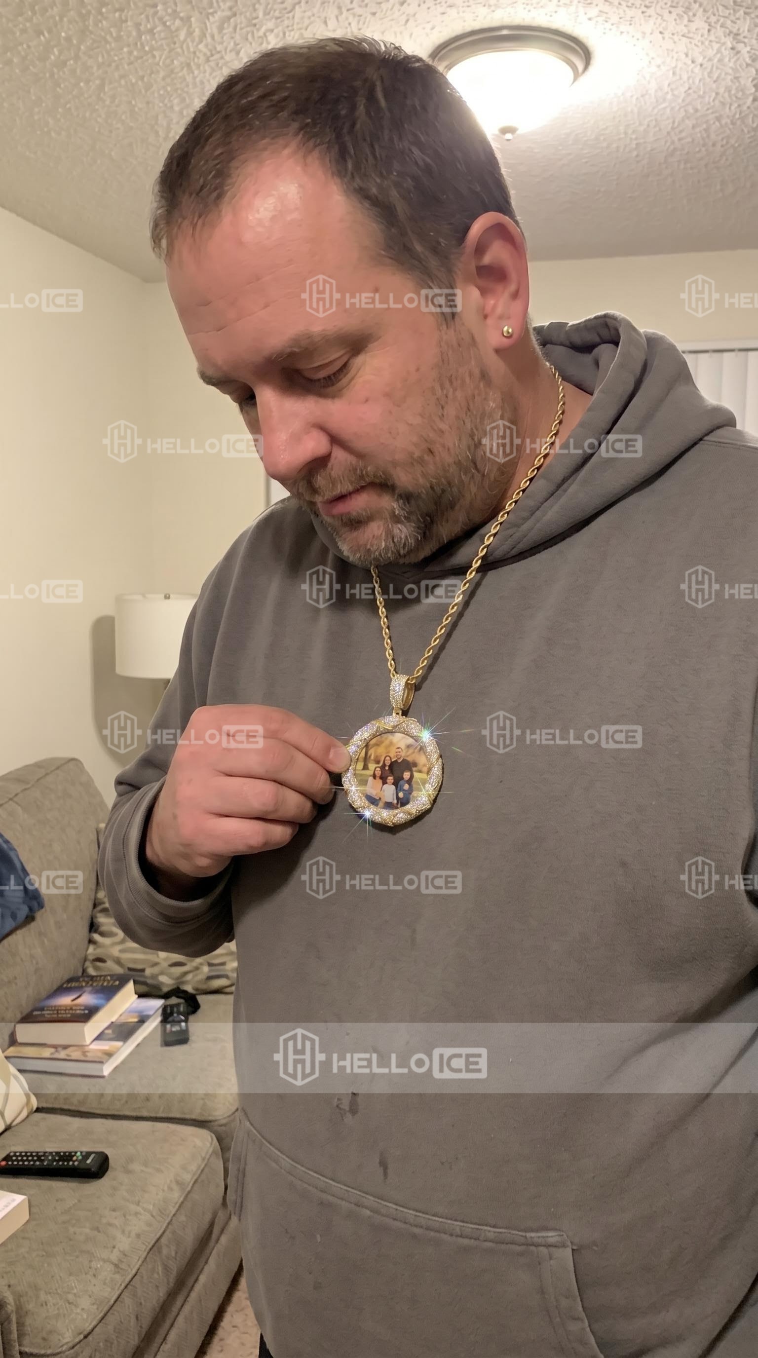 Helloice Review Image