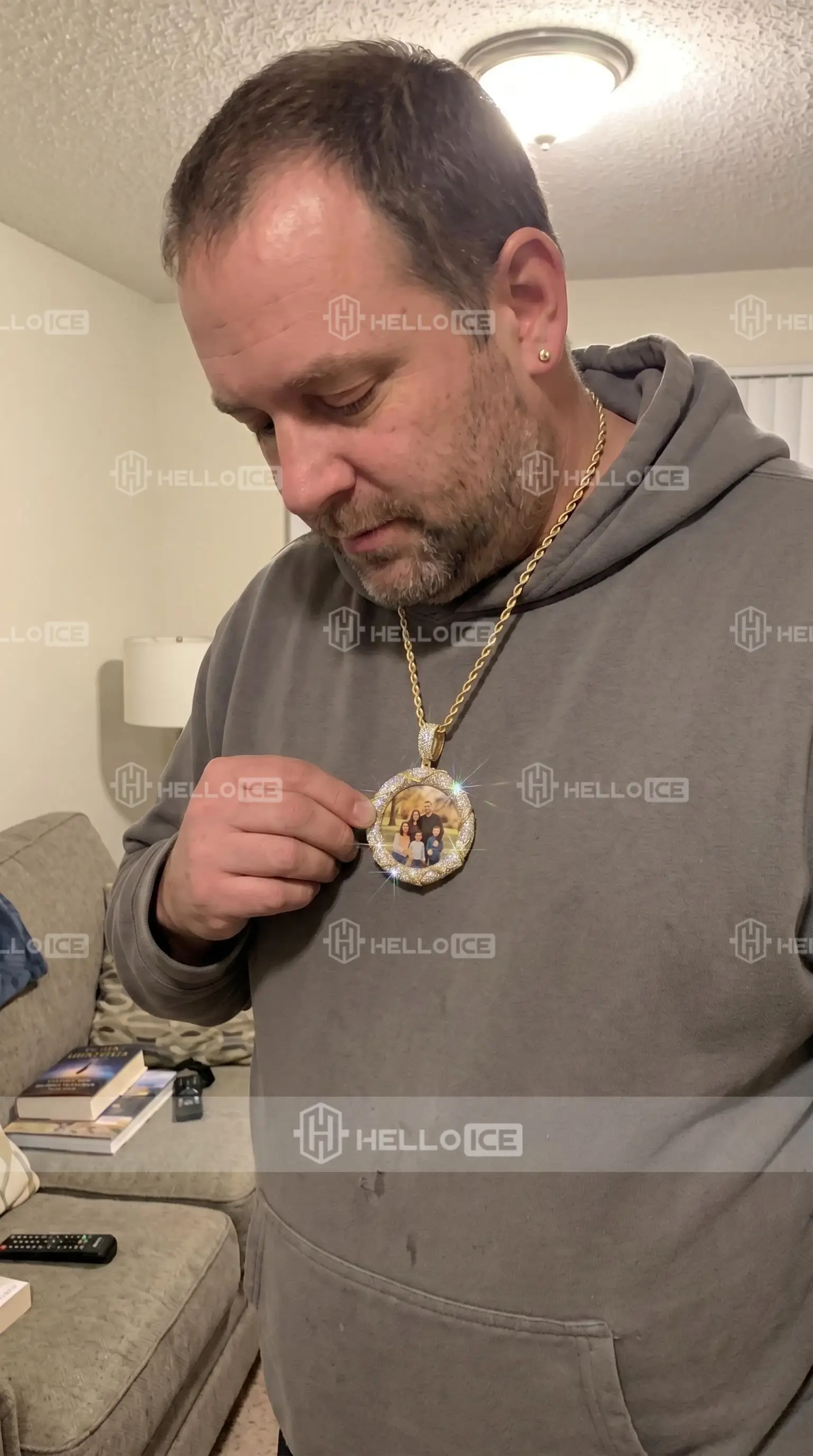 Helloice Review Image