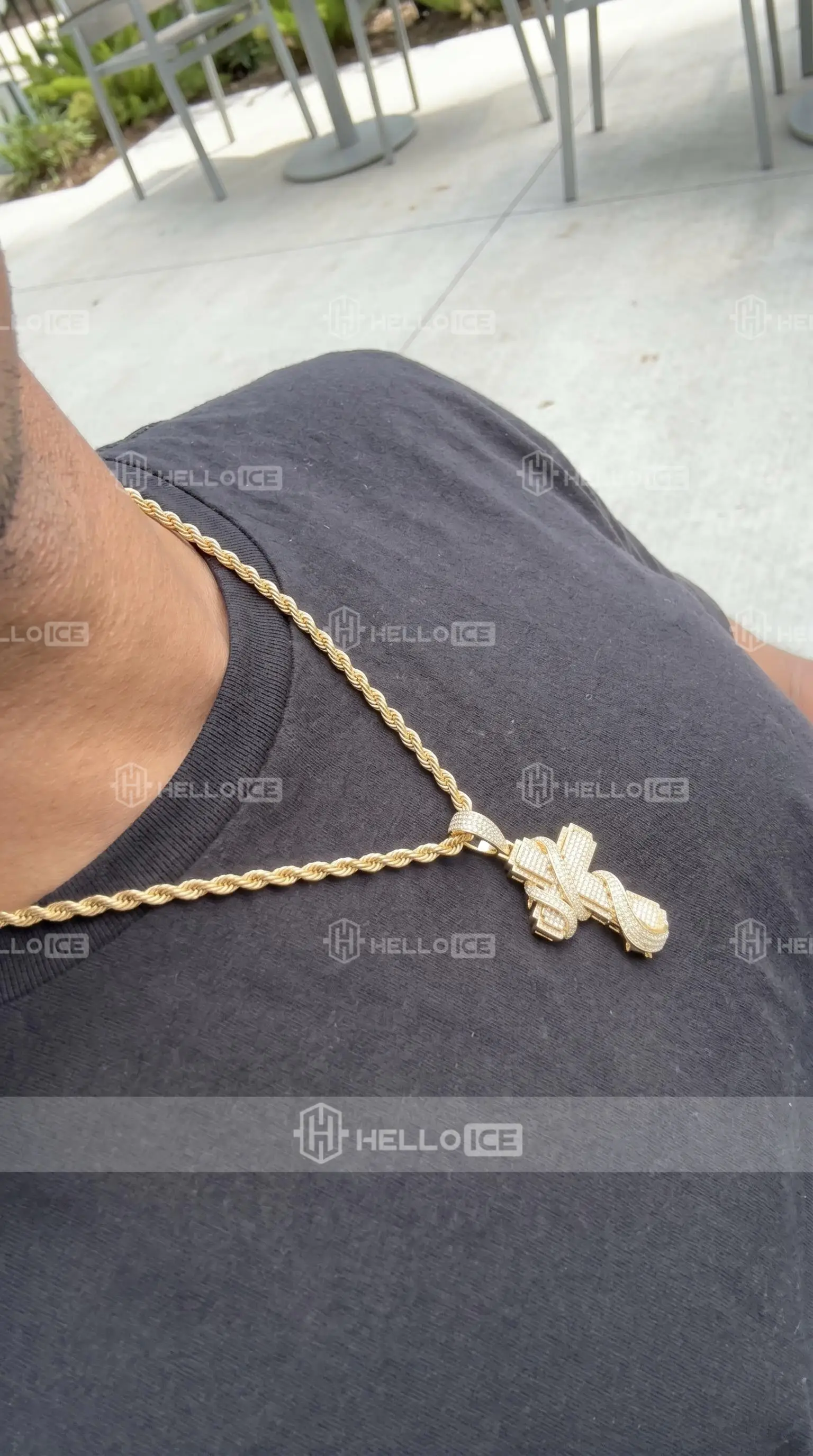 Helloice Review Image