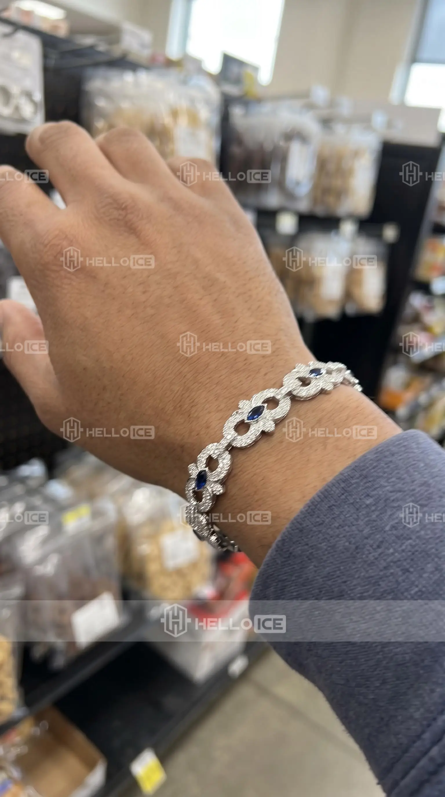 Helloice Review Image