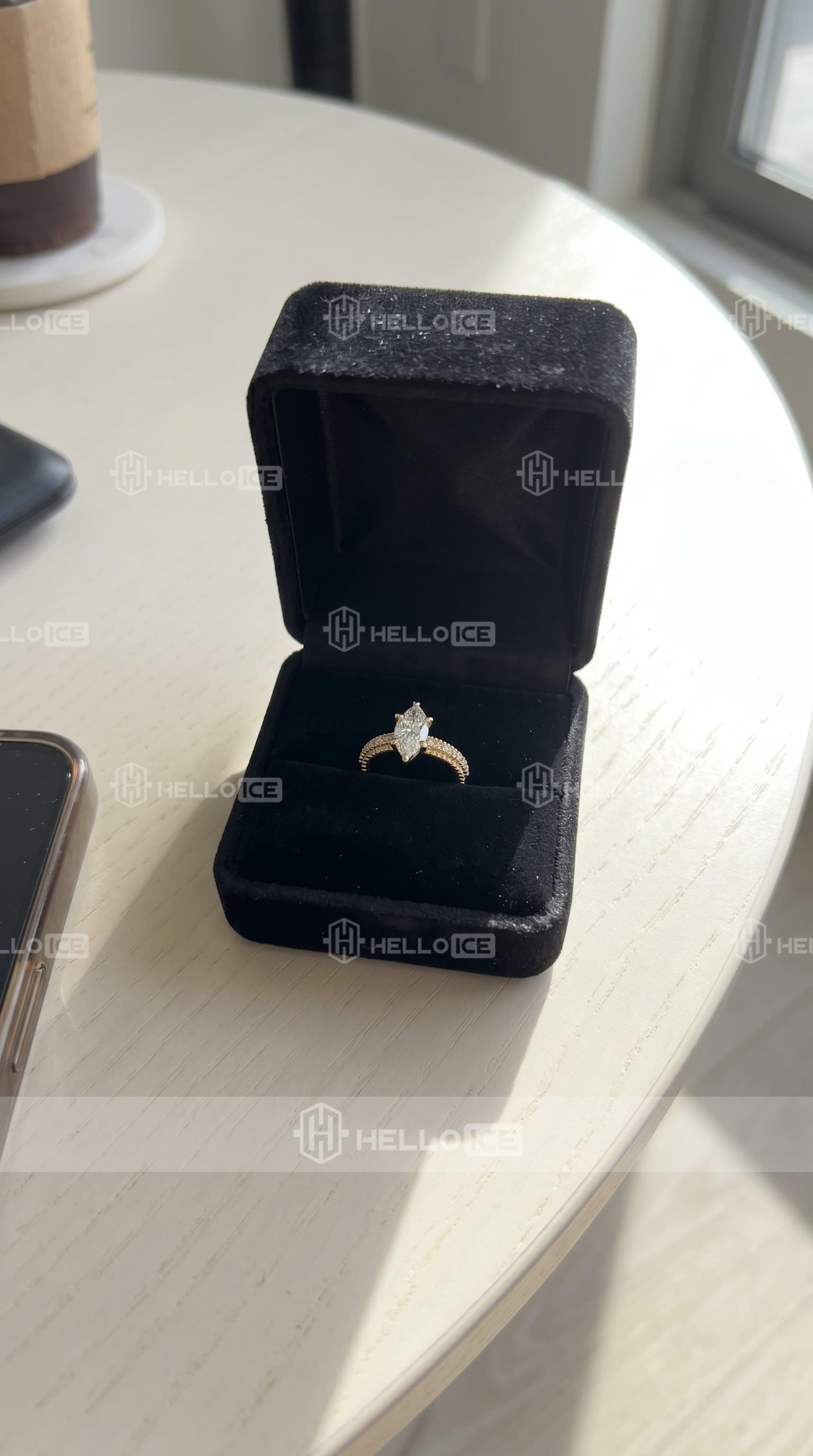 Helloice Review Image