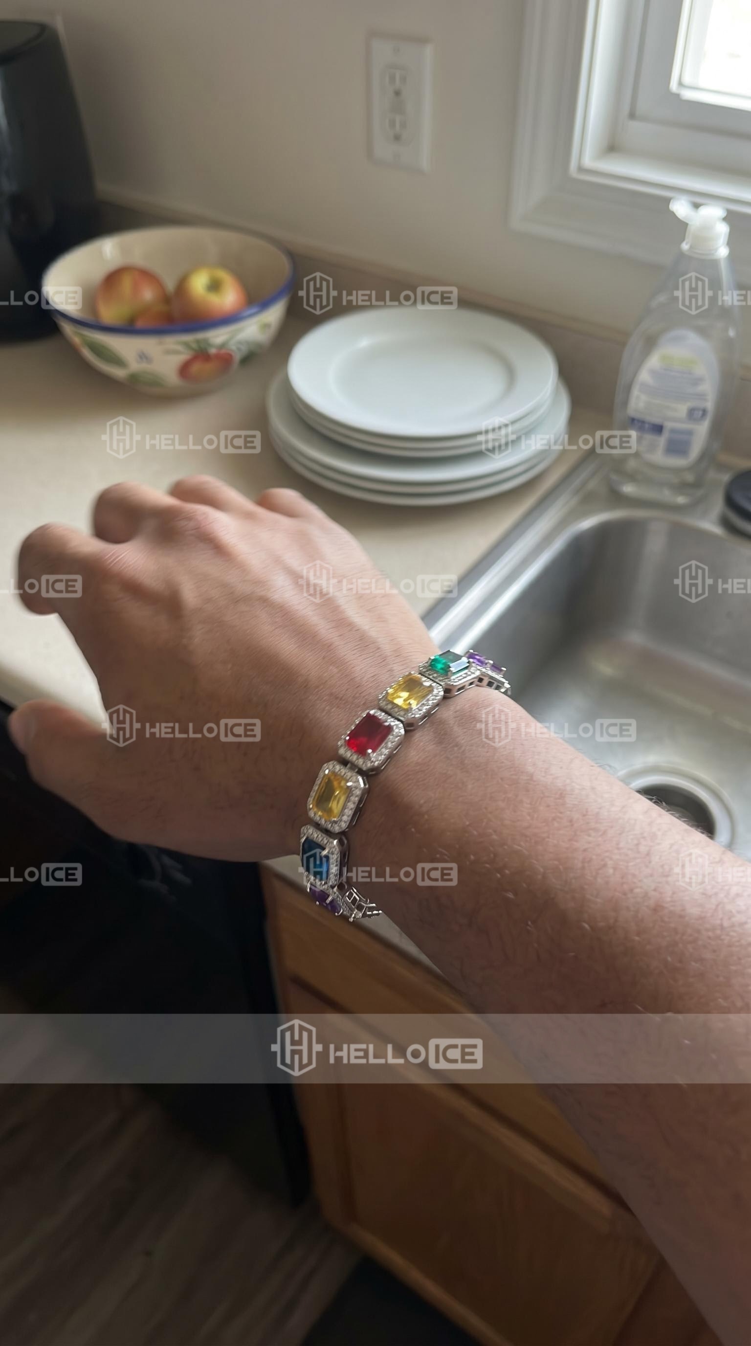 Helloice Review Image
