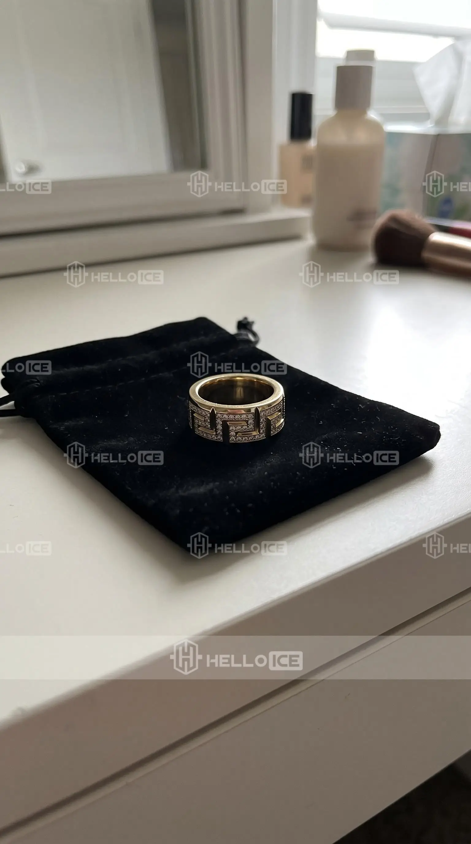 Helloice Review Image