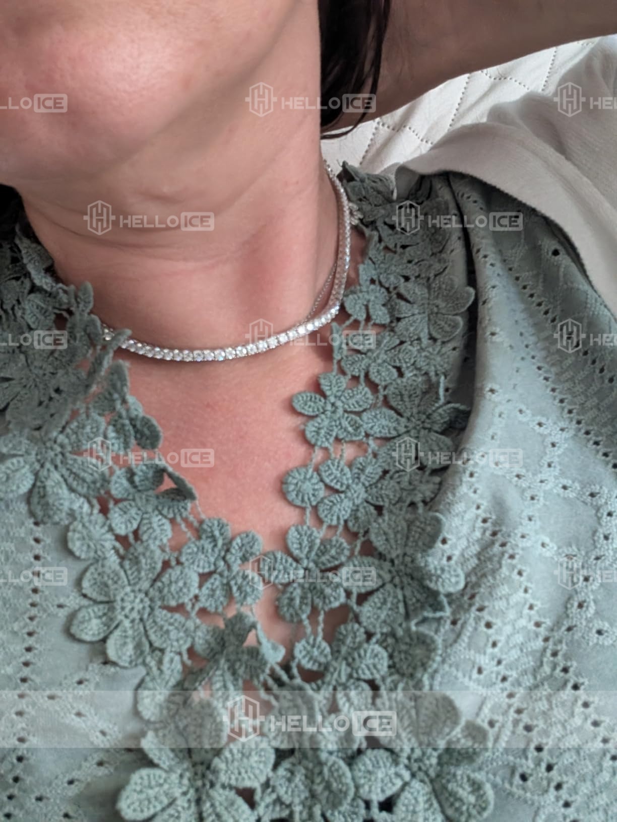 Helloice Review Image