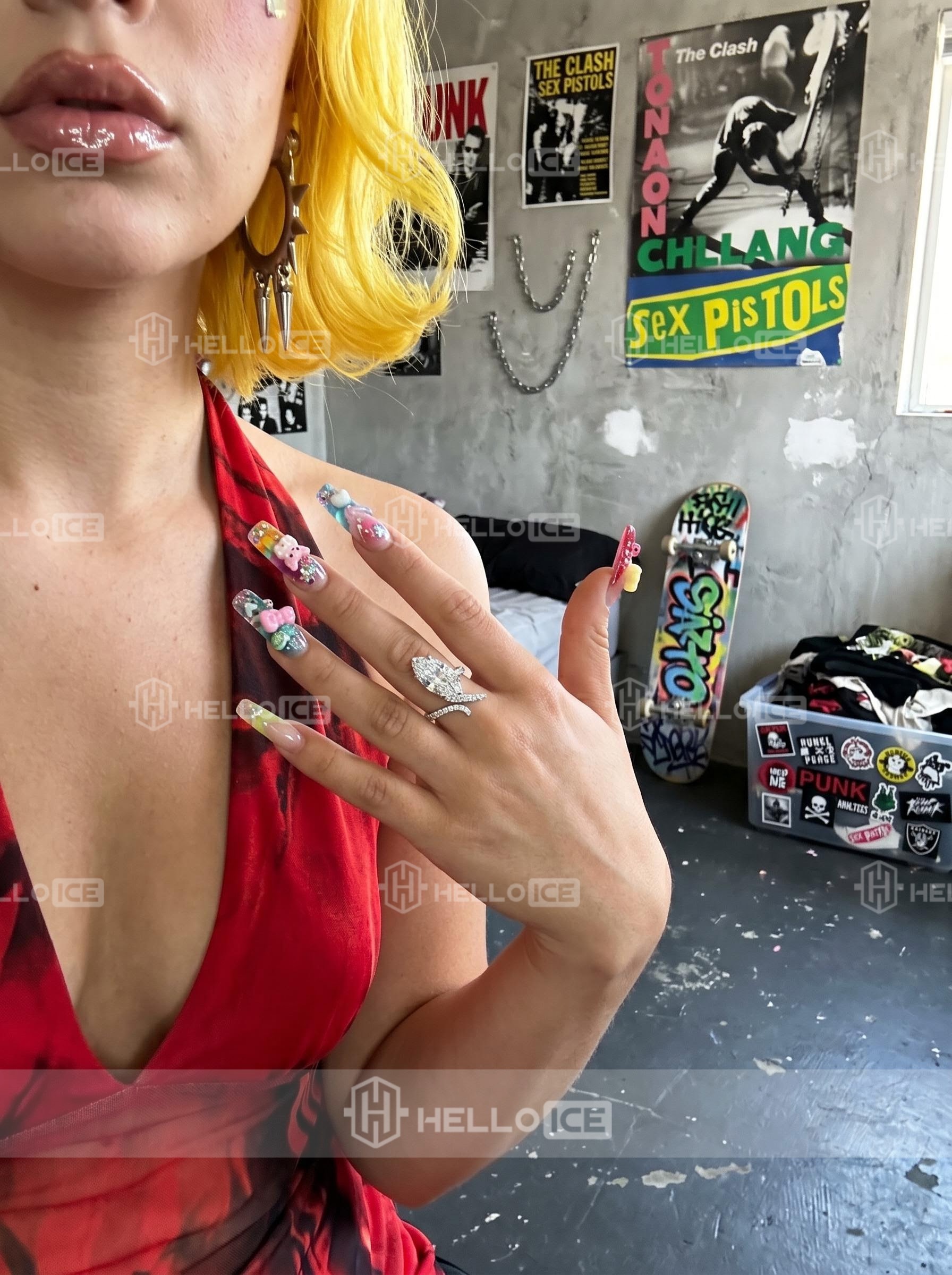 Helloice Review Image