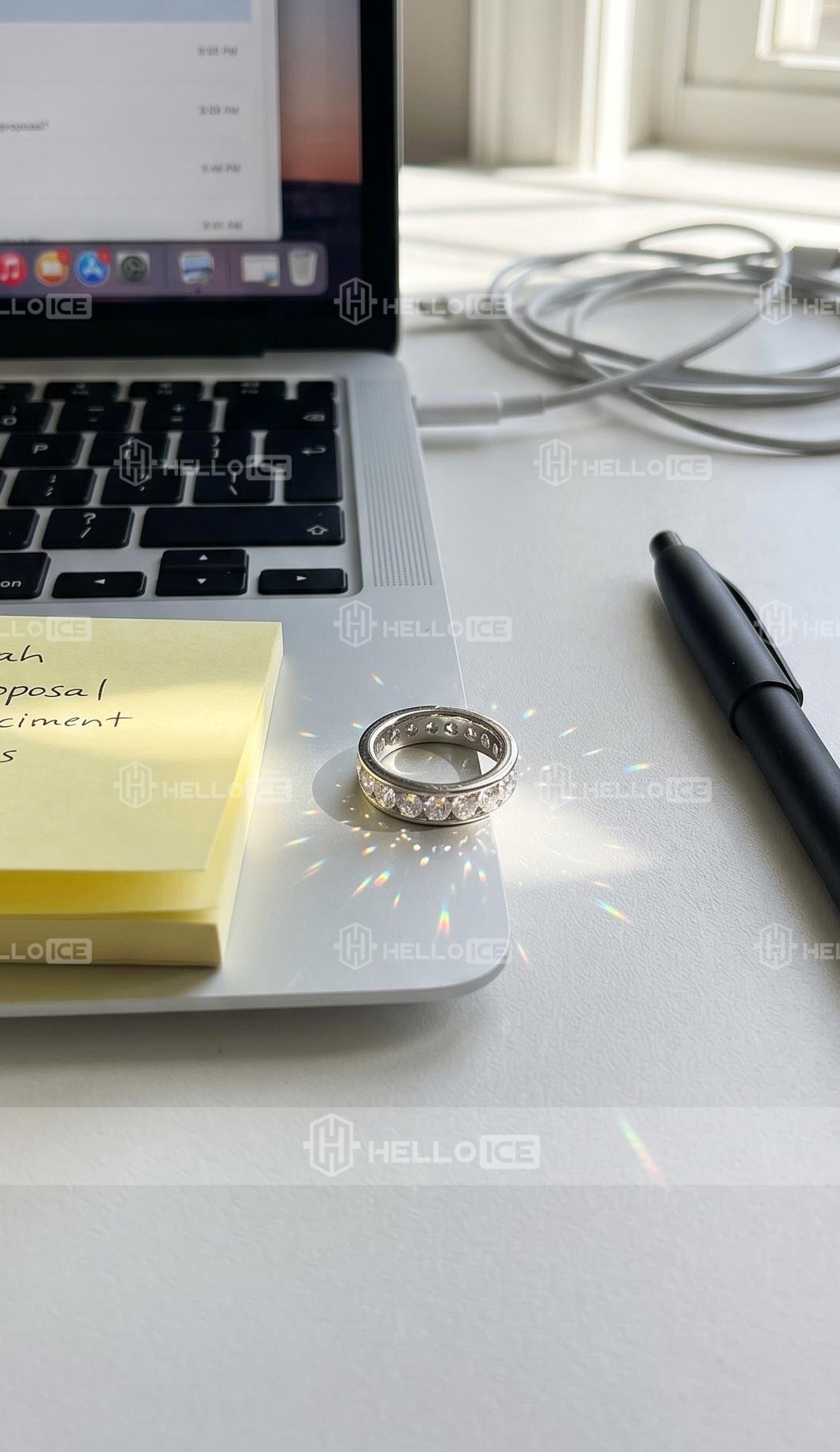Helloice Review Image