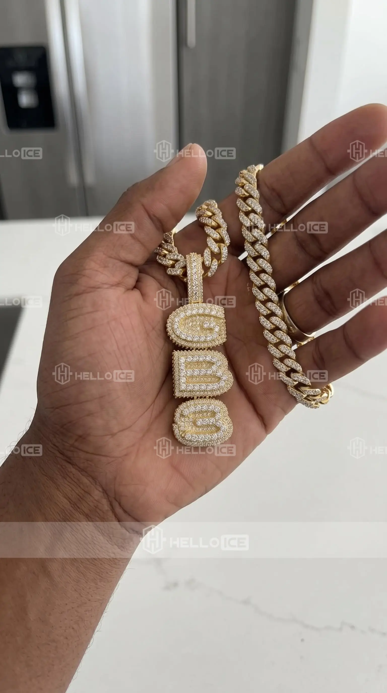 Helloice Review Image