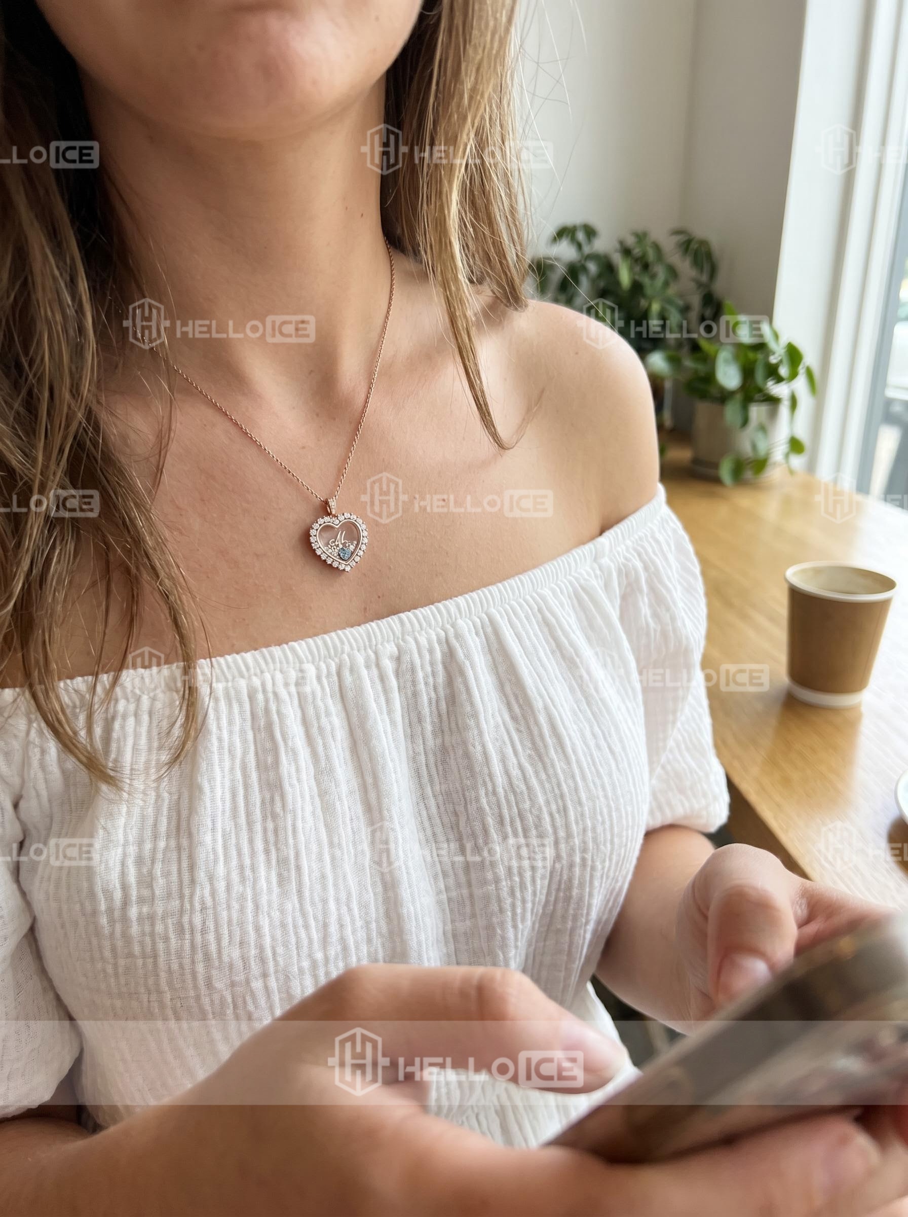 Helloice Review Image