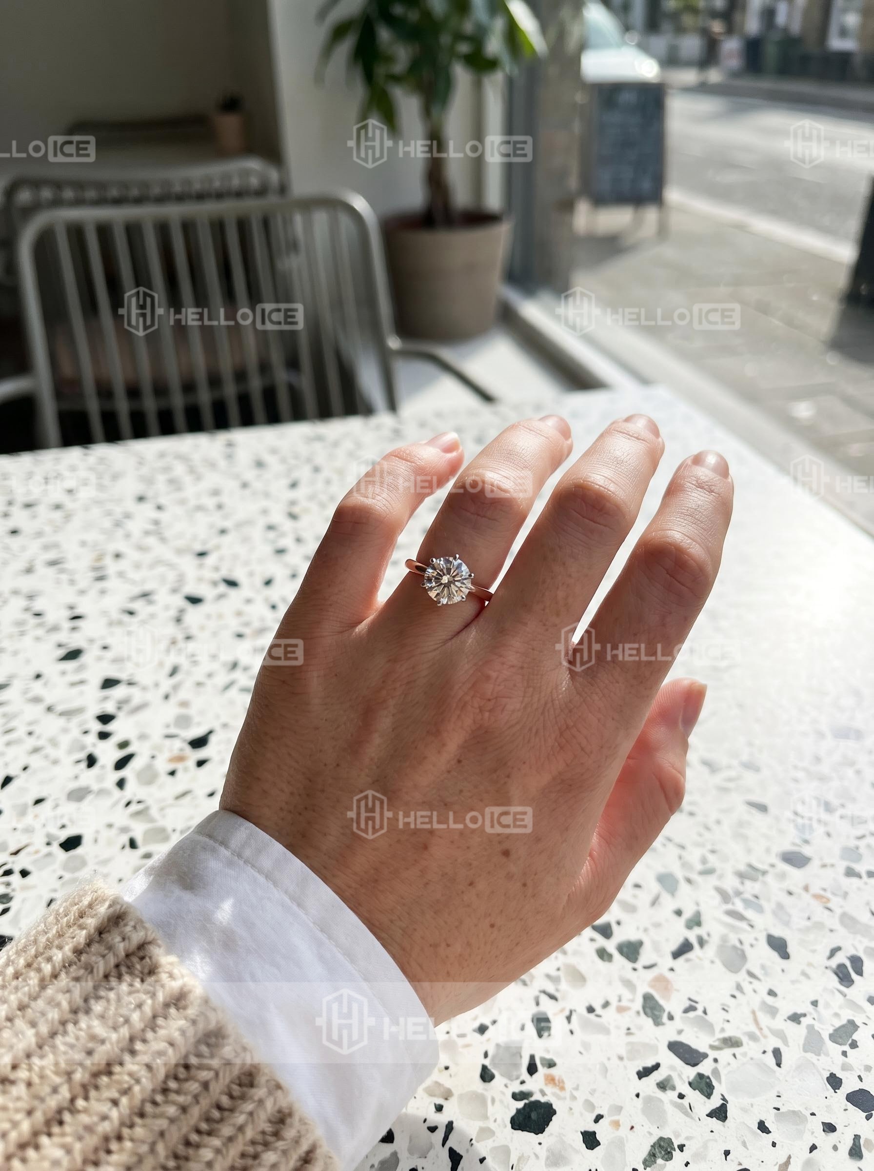 Helloice Review Image