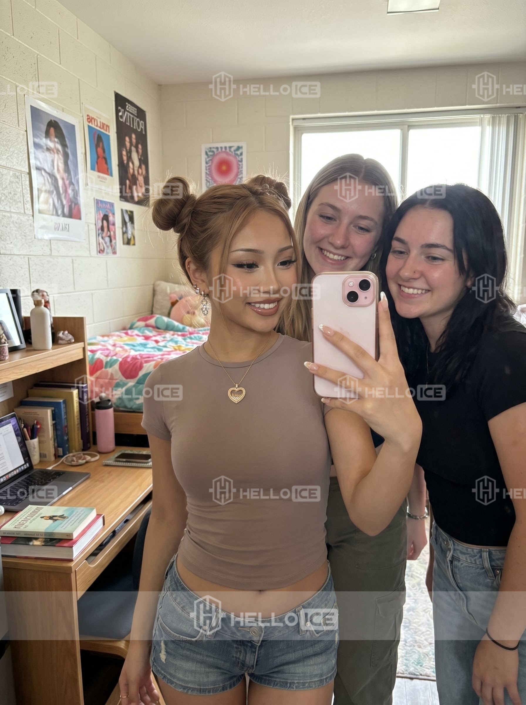 Helloice Review Image
