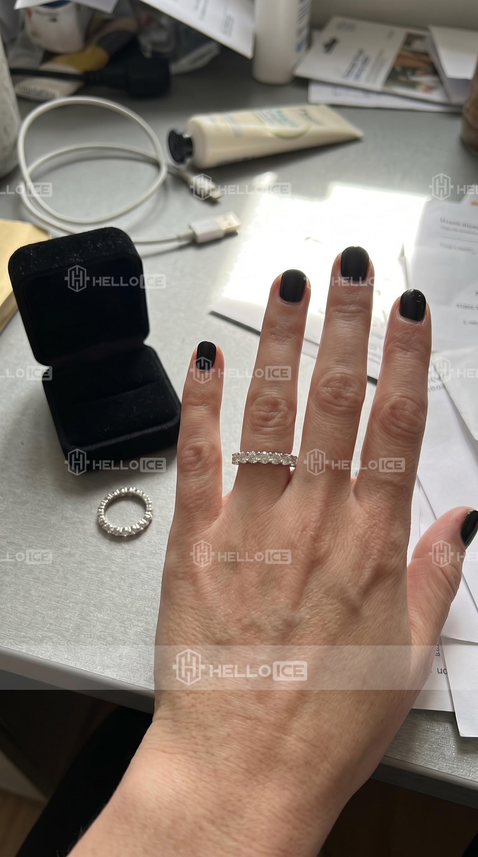 Helloice Review Image