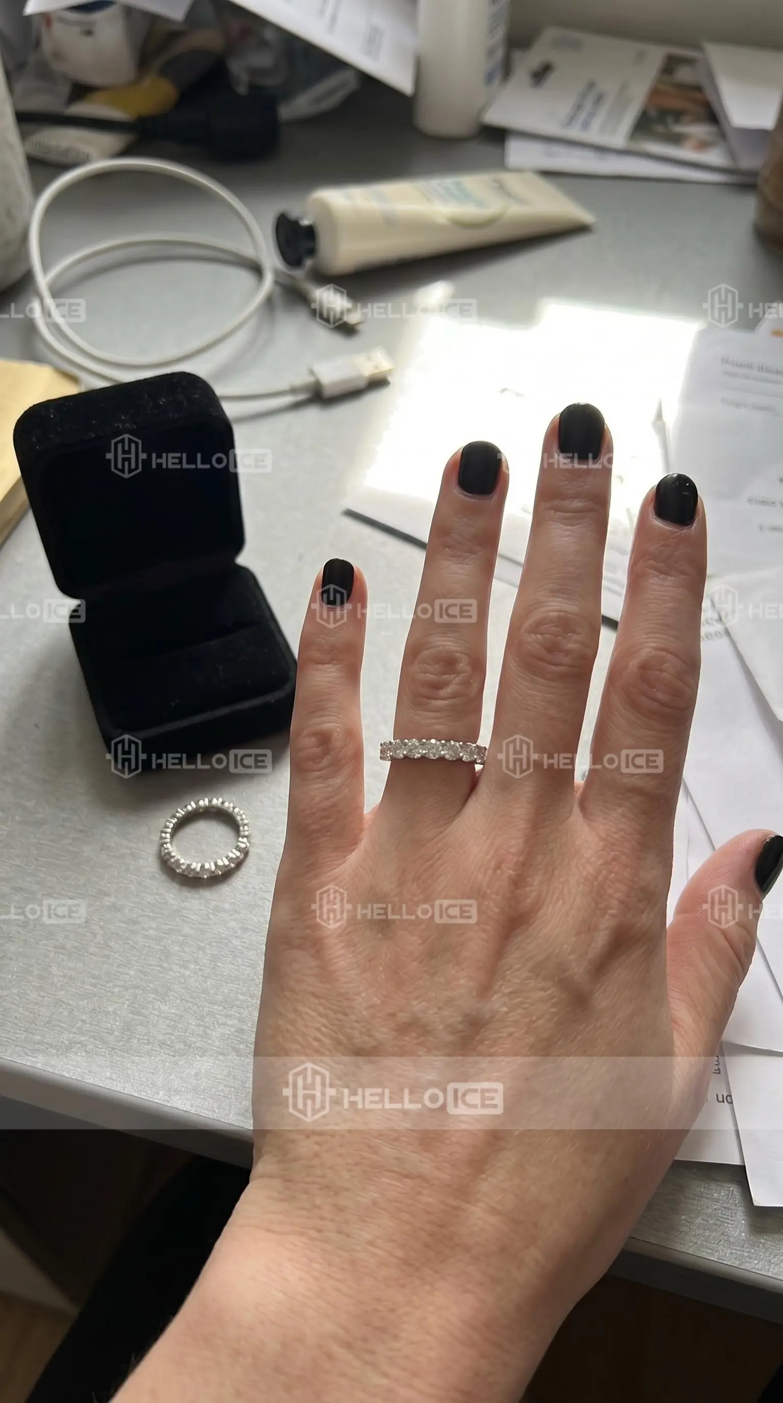 Helloice Review Image