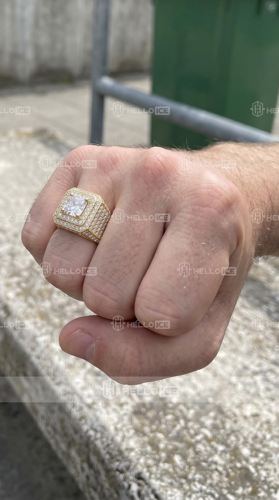 Helloice Review Image