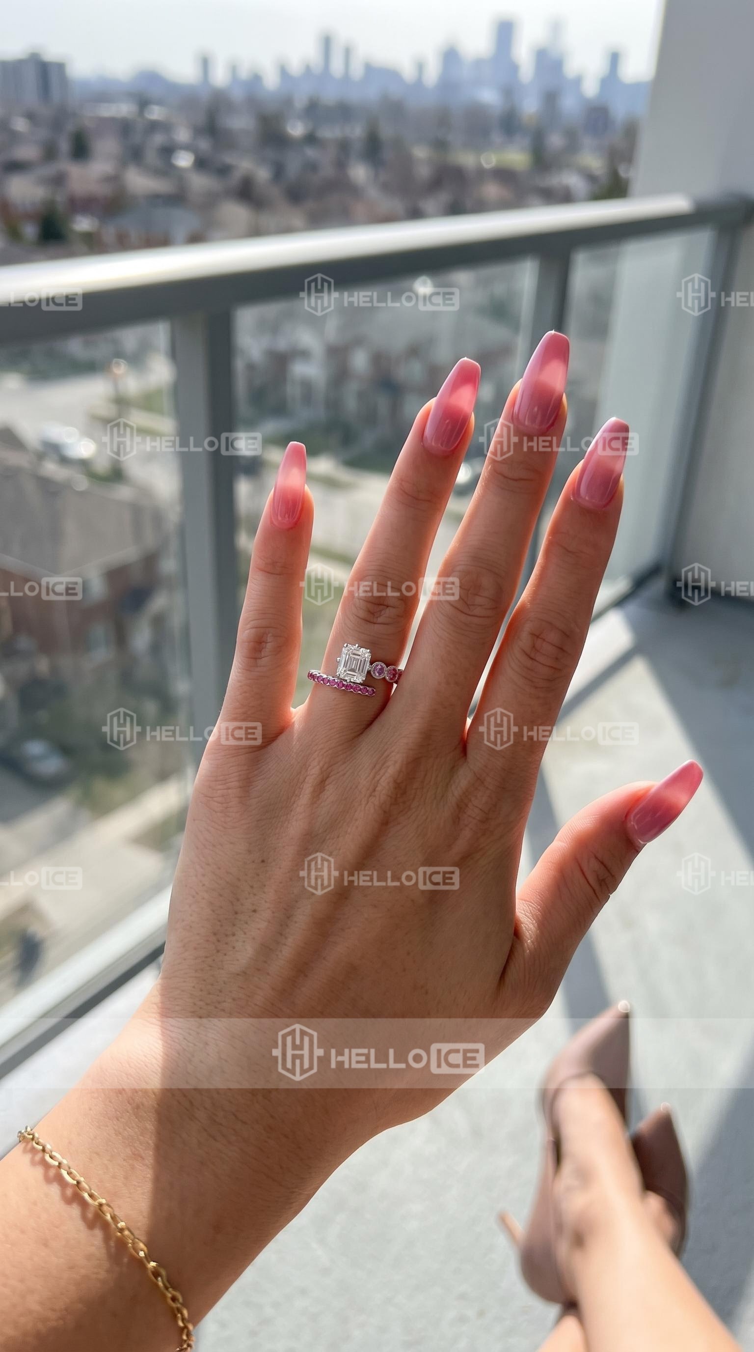 Helloice Review Image