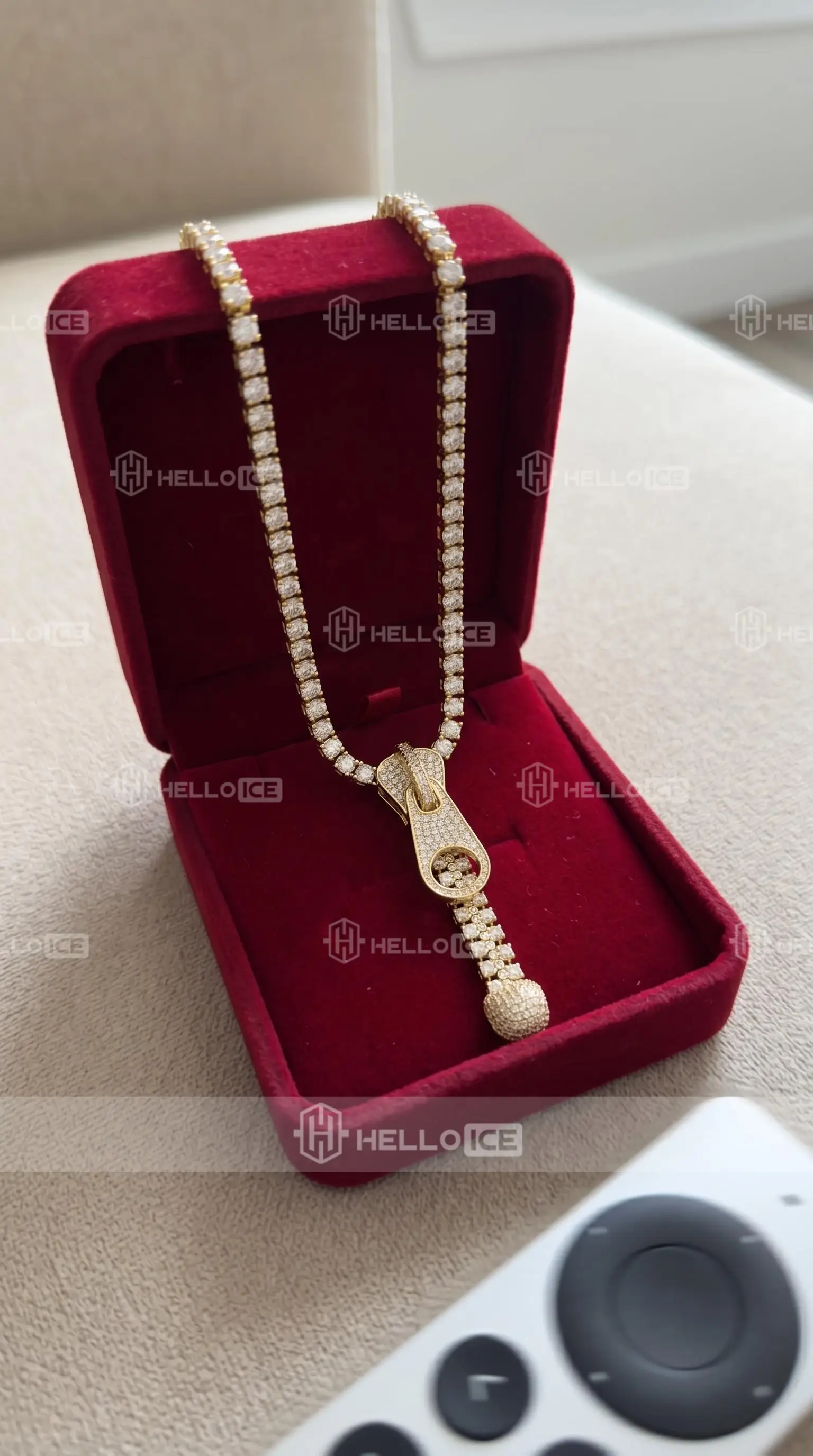 Helloice Review Image