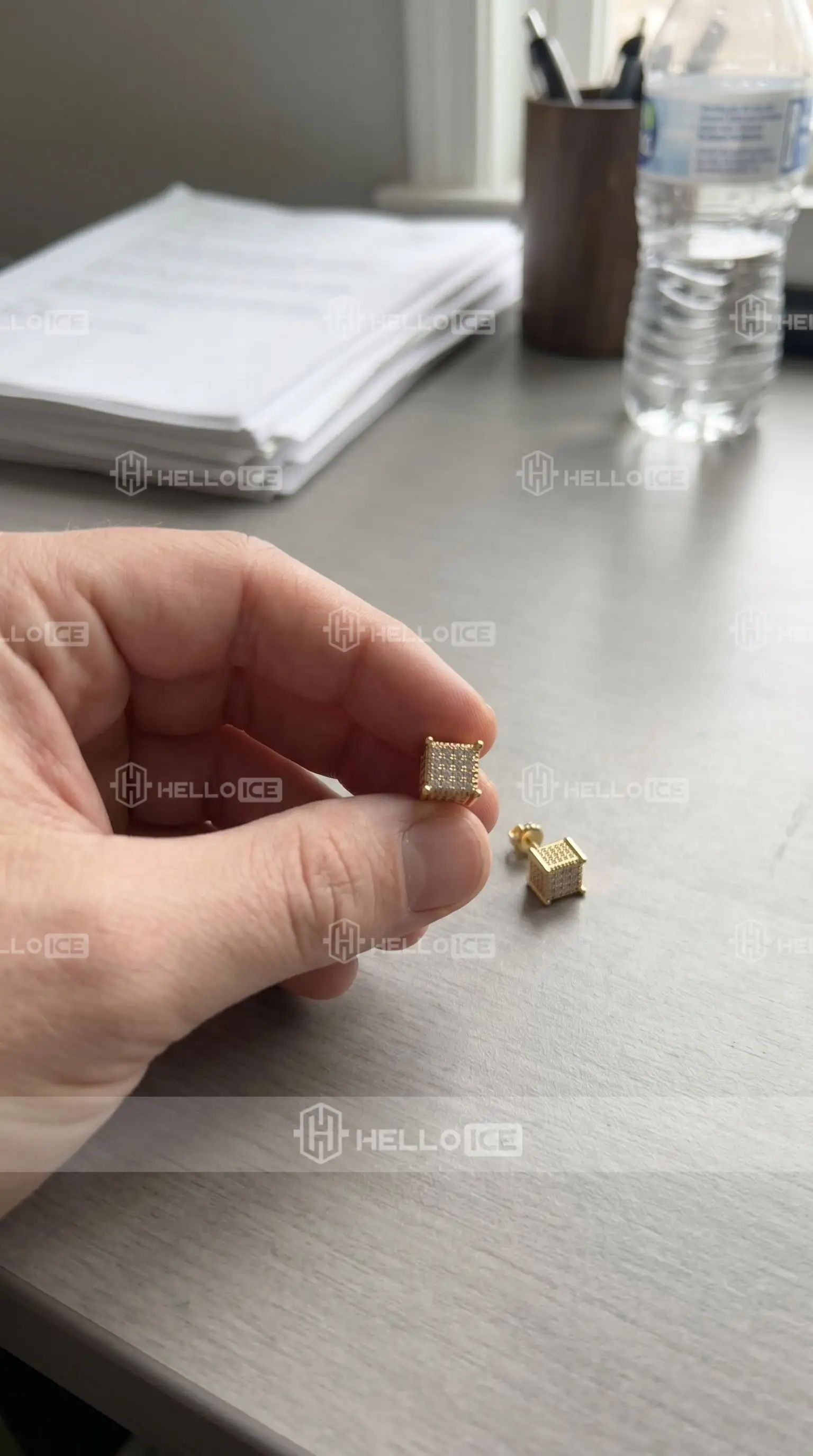 Helloice Review Image