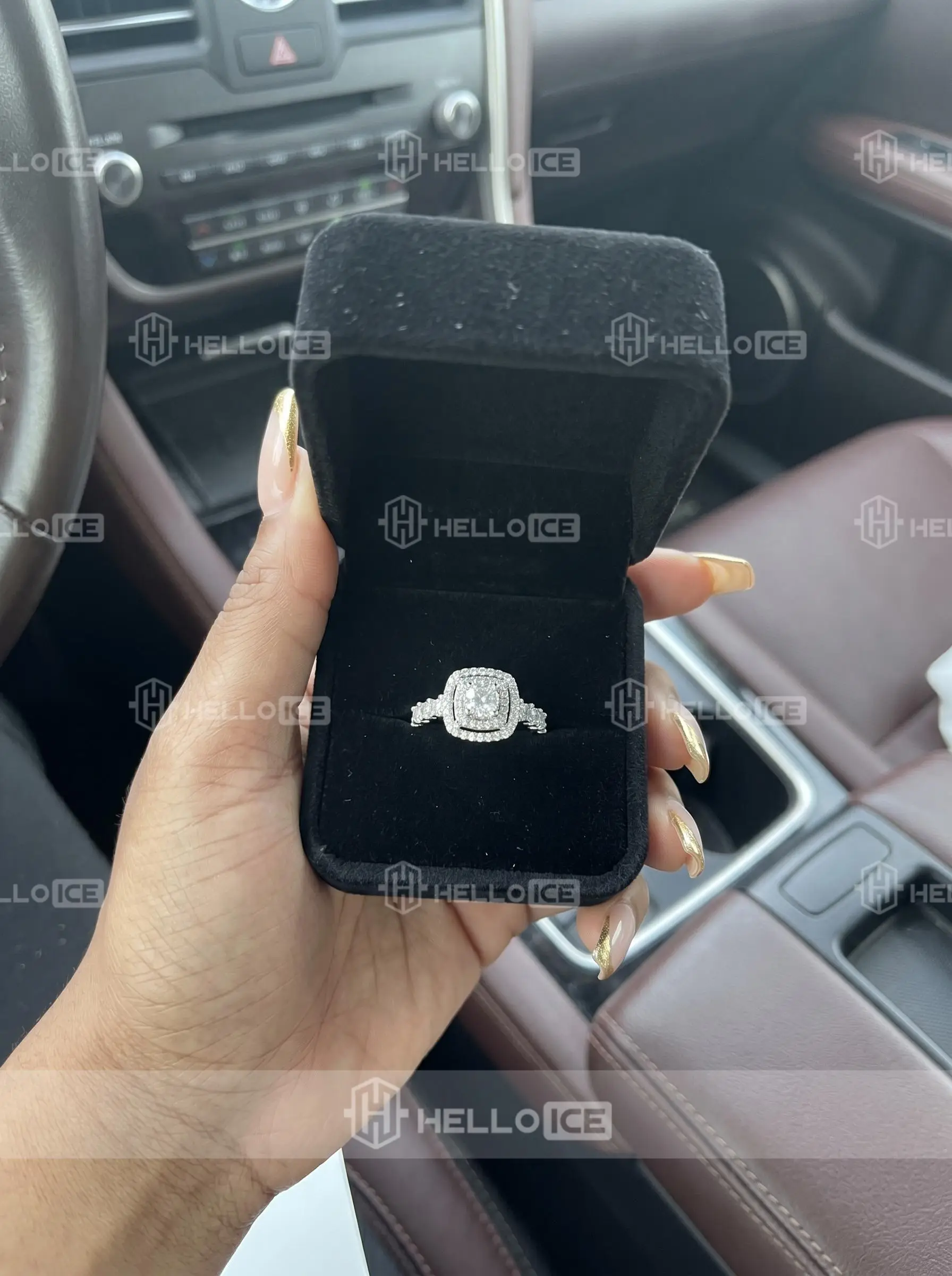 Helloice Review Image