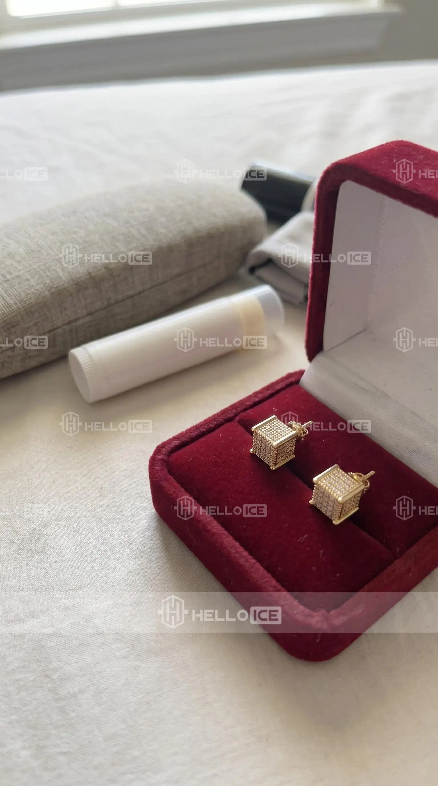 Helloice Review Image
