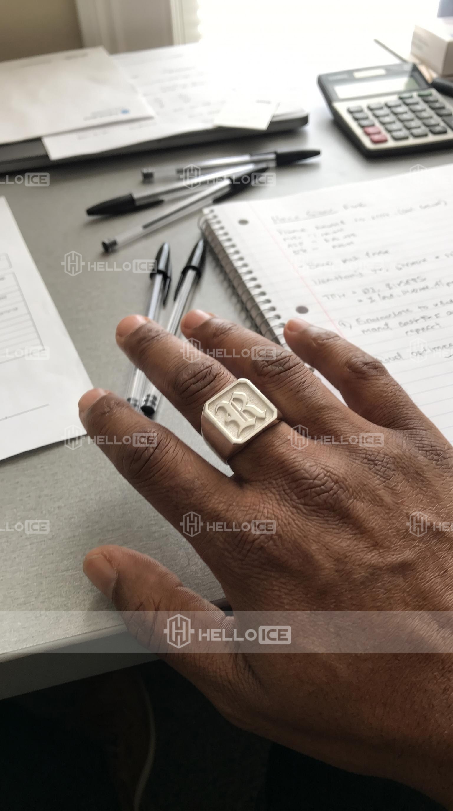 Helloice Review Image