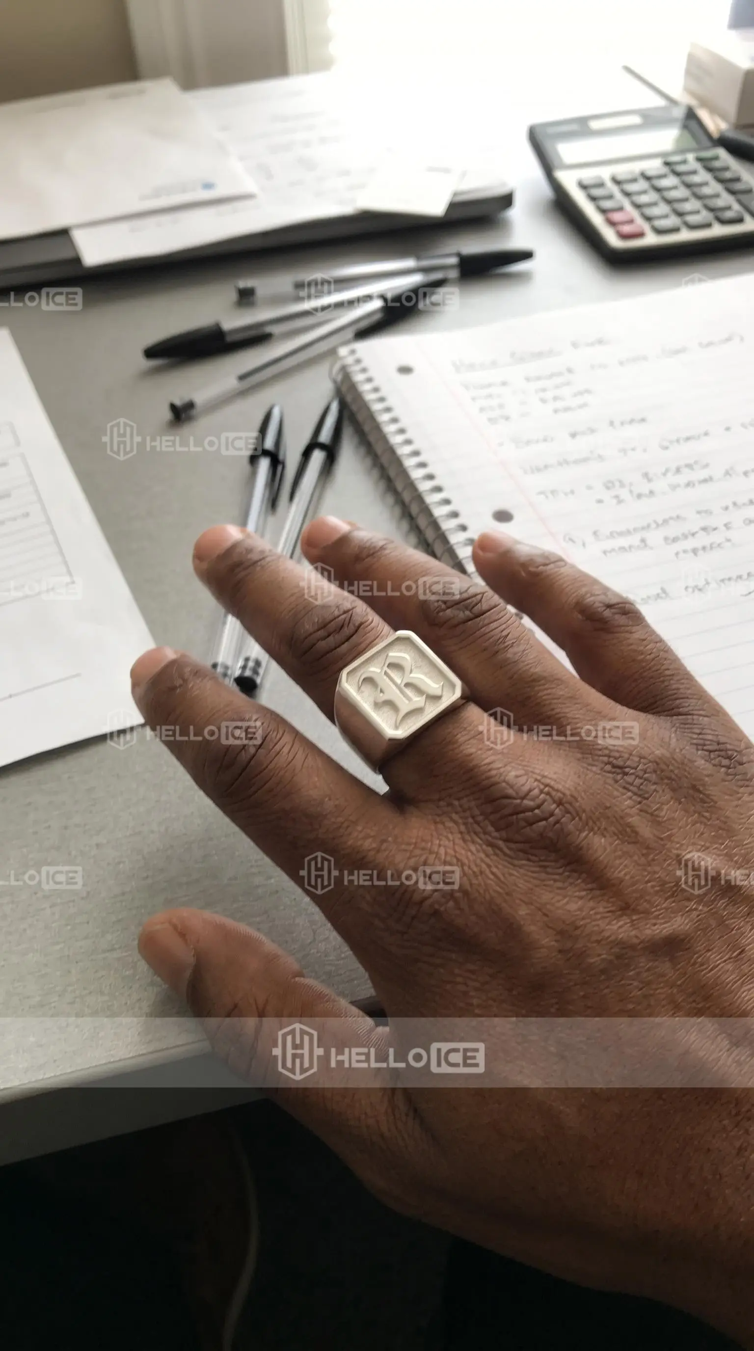 Helloice Review Image