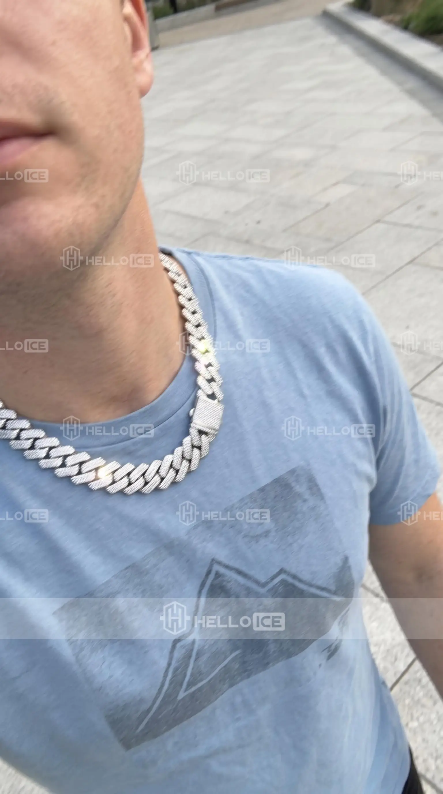 Helloice Review Image