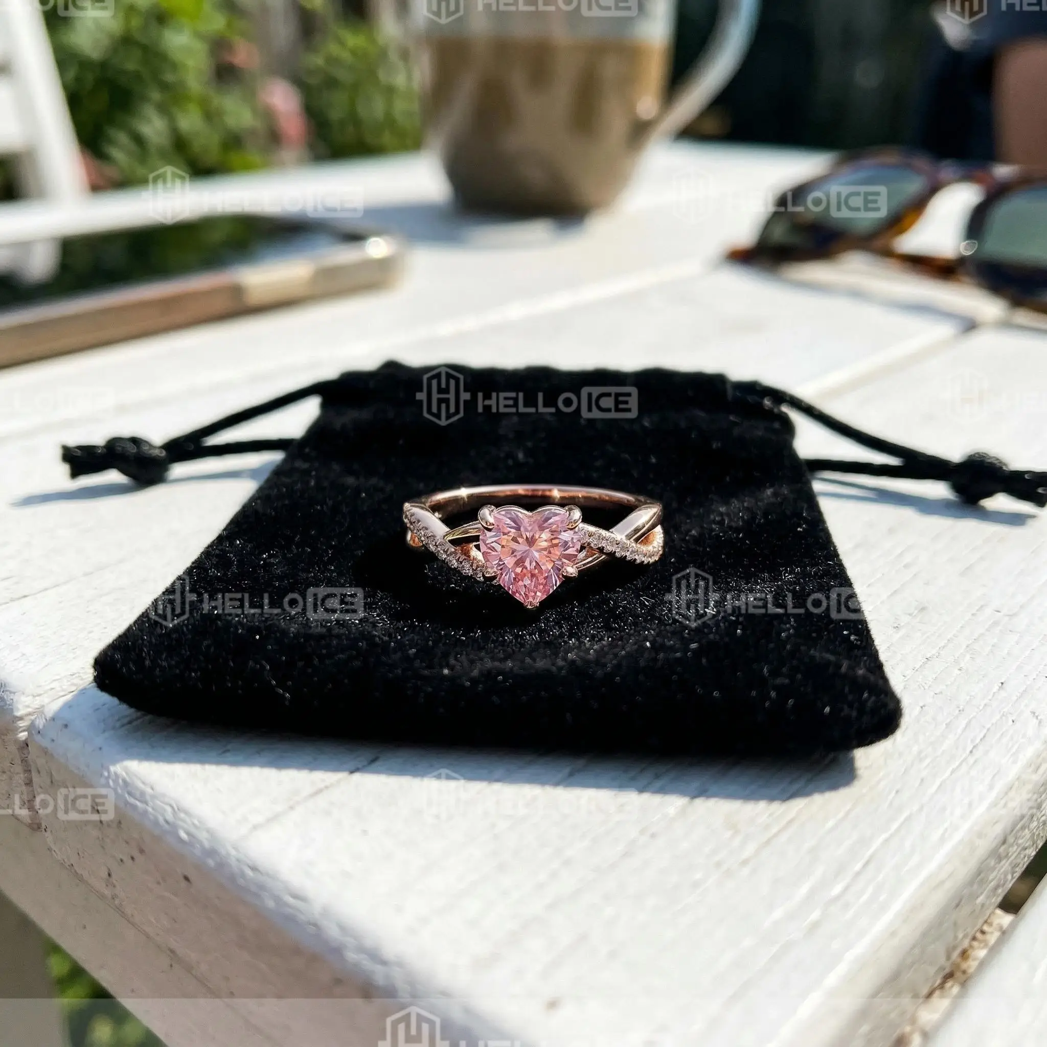 Helloice Review Image