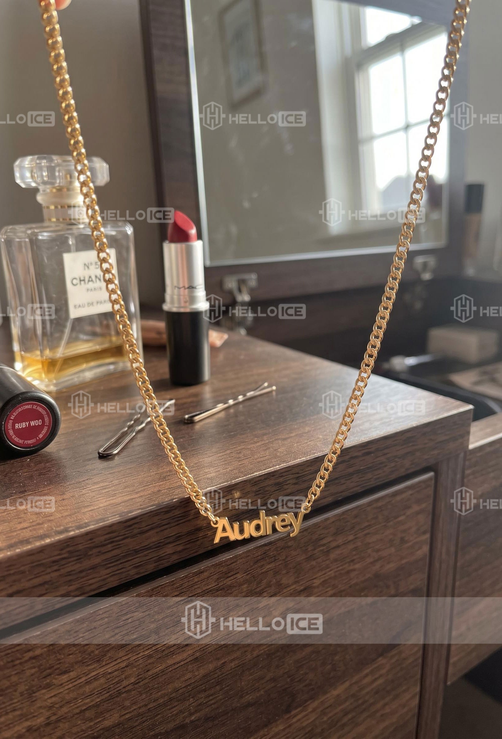 Helloice Review Image