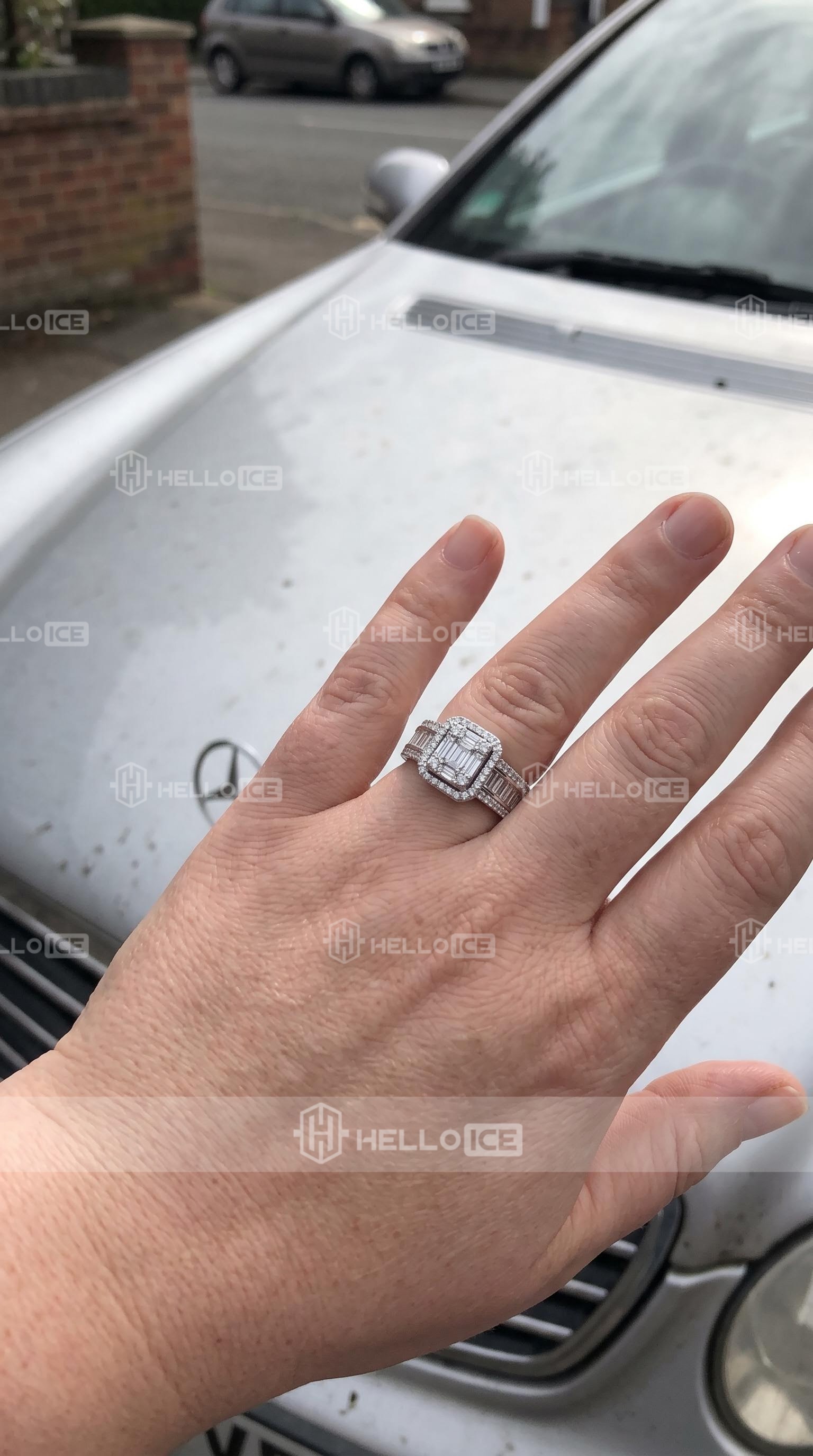 Helloice Review Image
