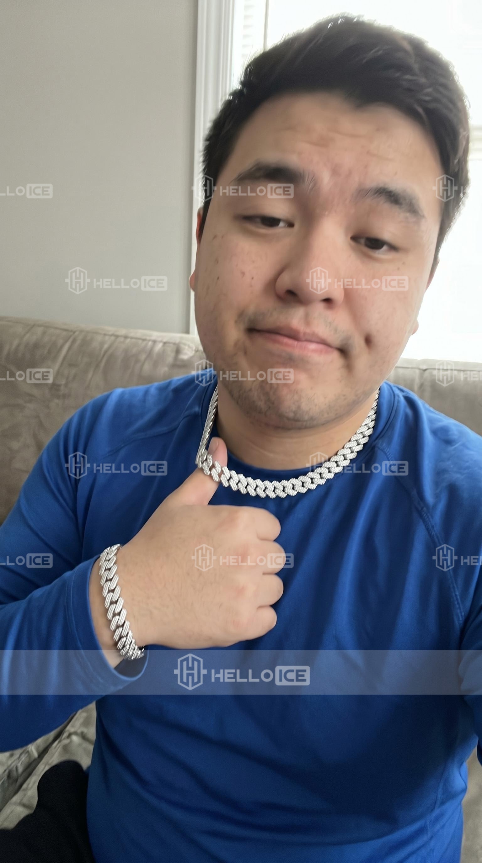 Helloice Review Image
