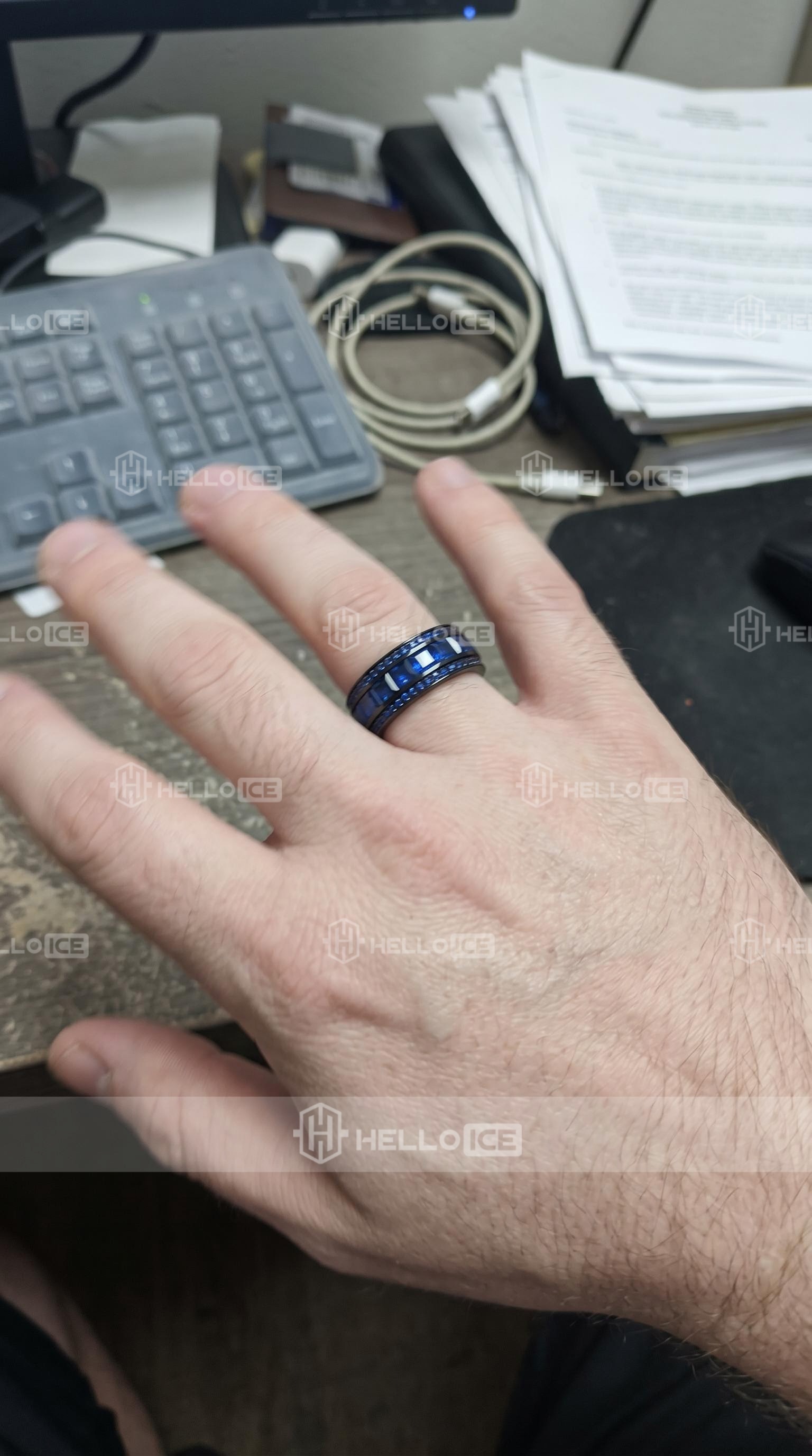 Helloice Review Image