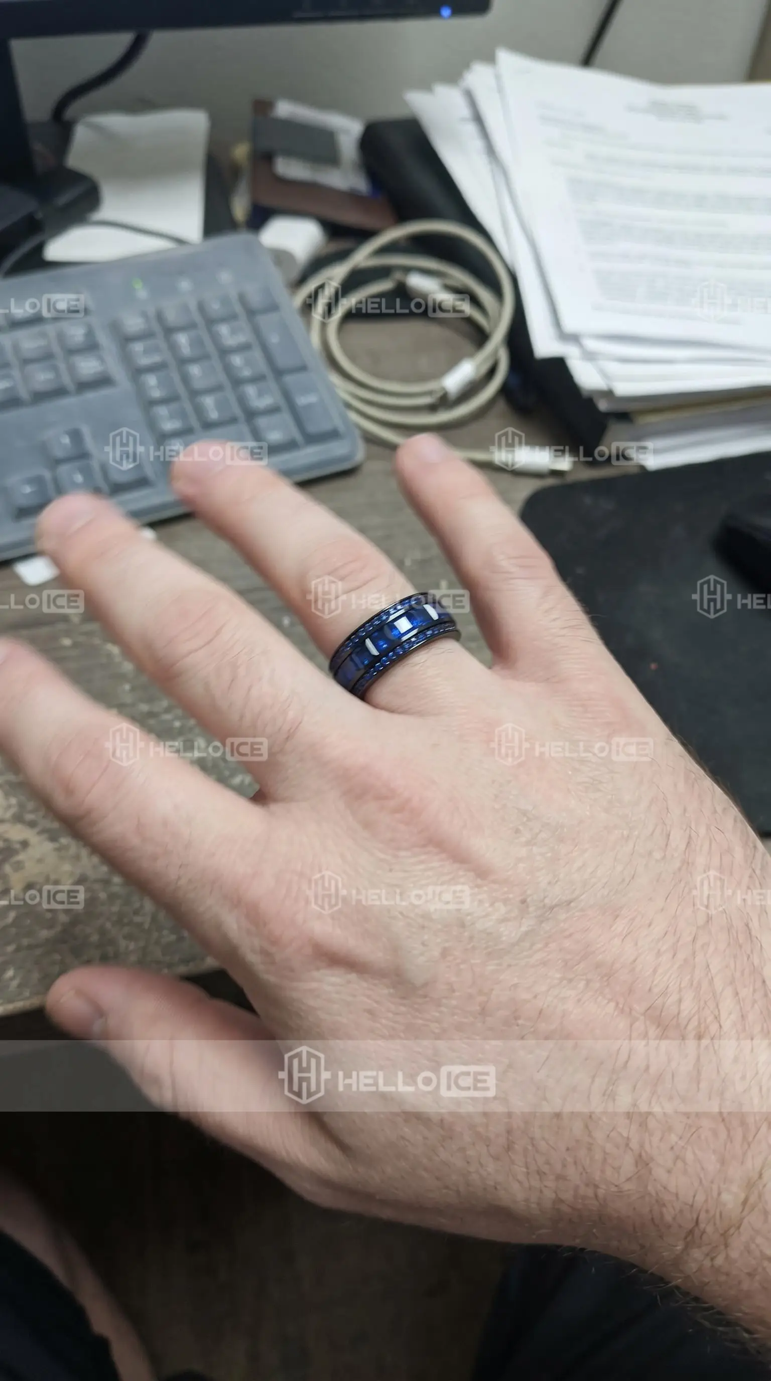 Helloice Review Image