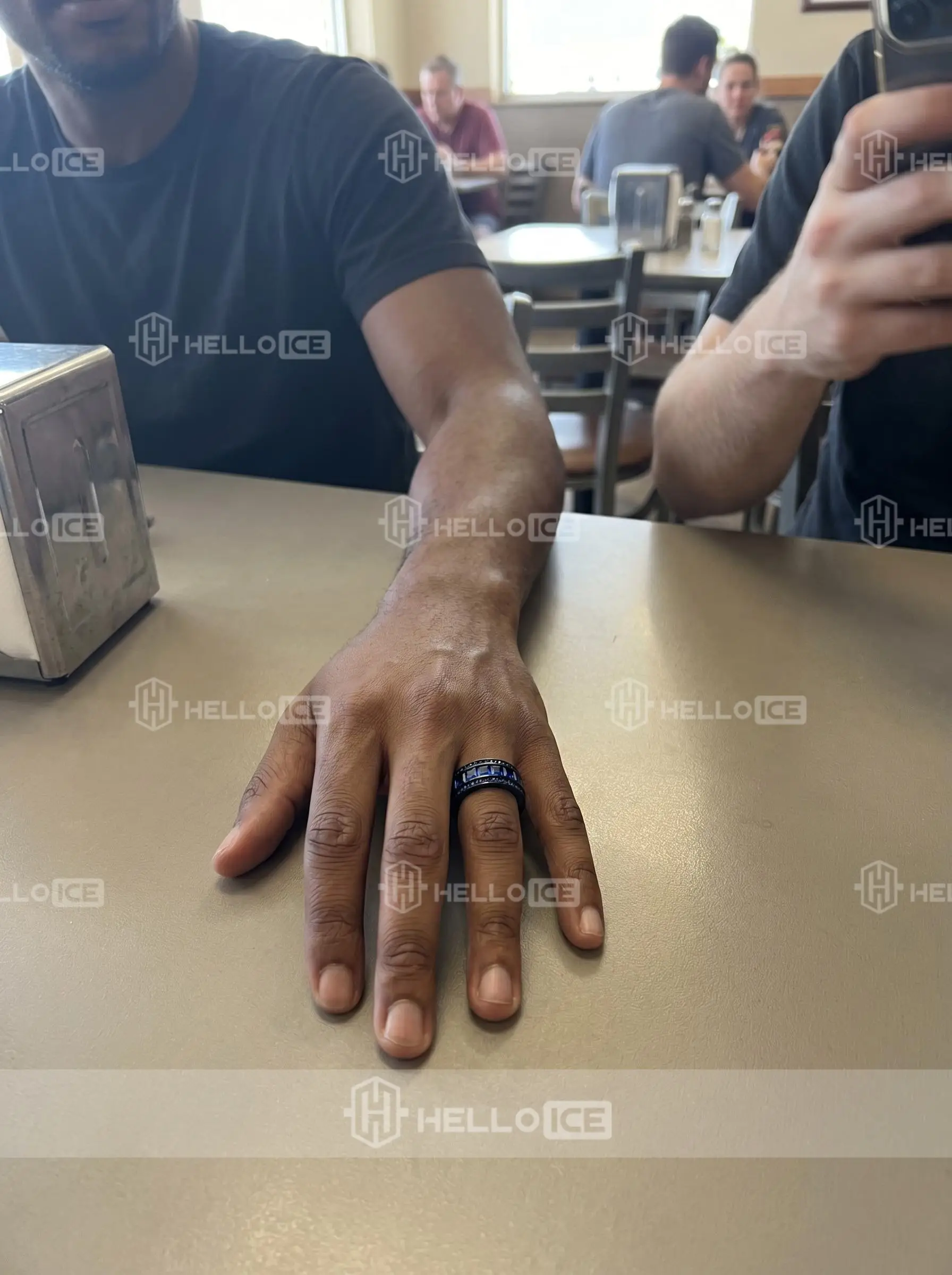 Helloice Review Image