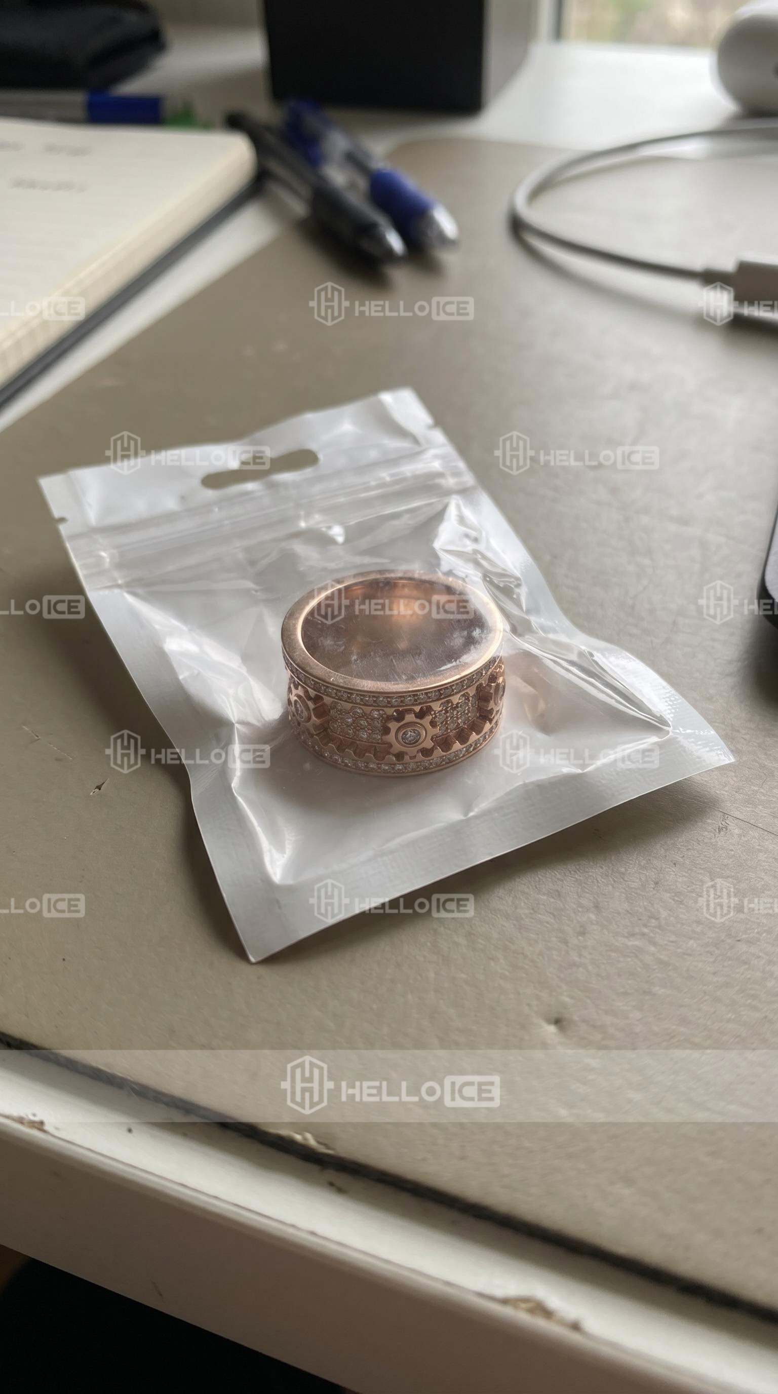 Helloice Review Image