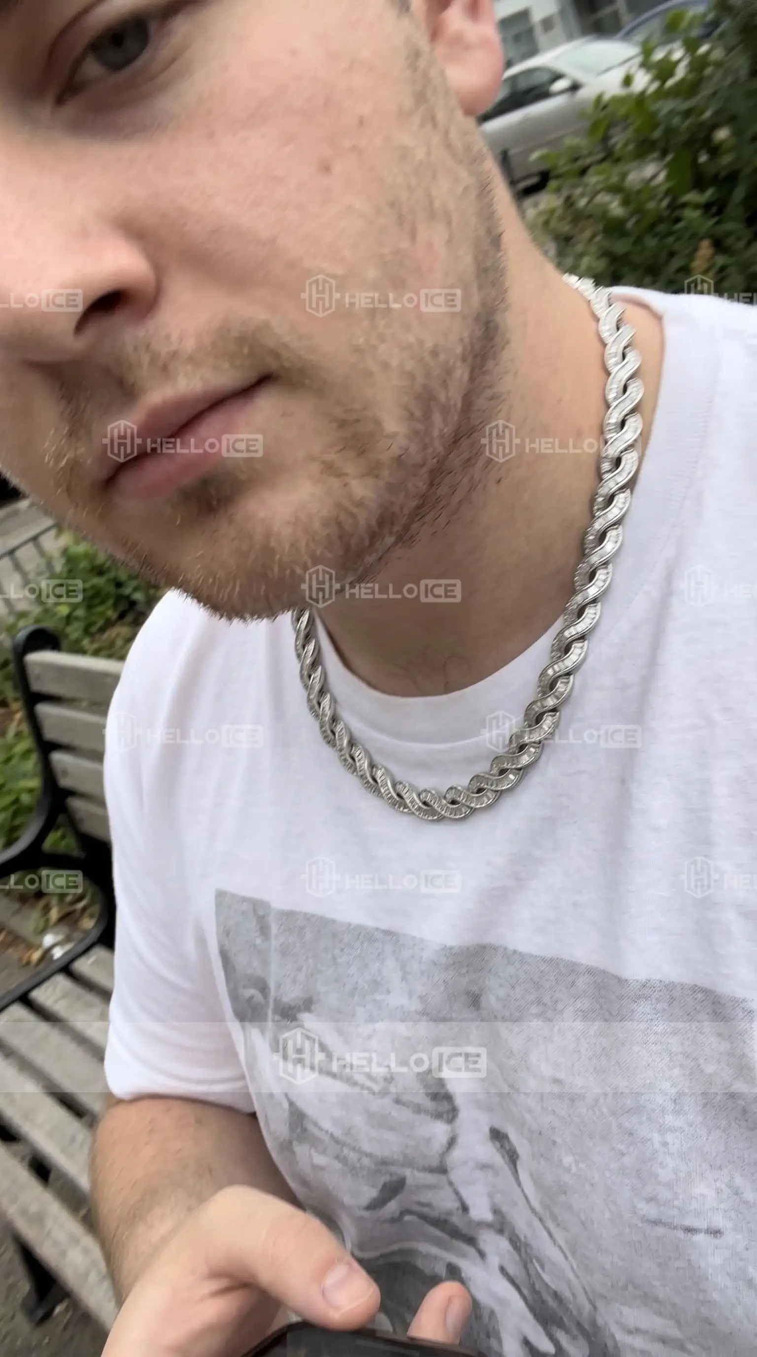 Helloice Review Image