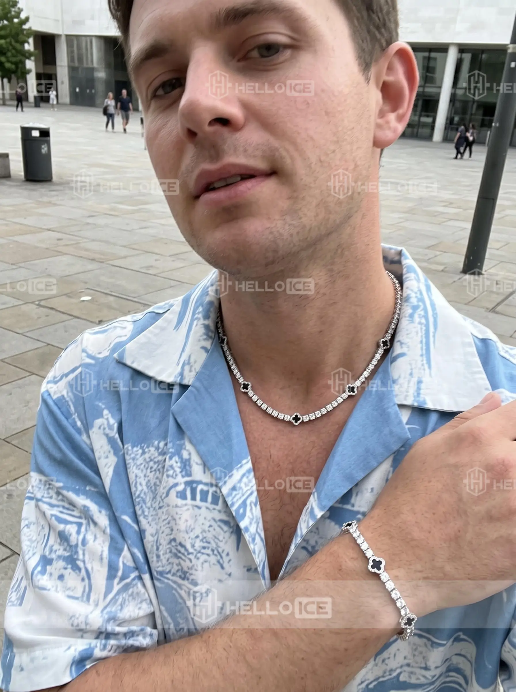 Helloice Review Image