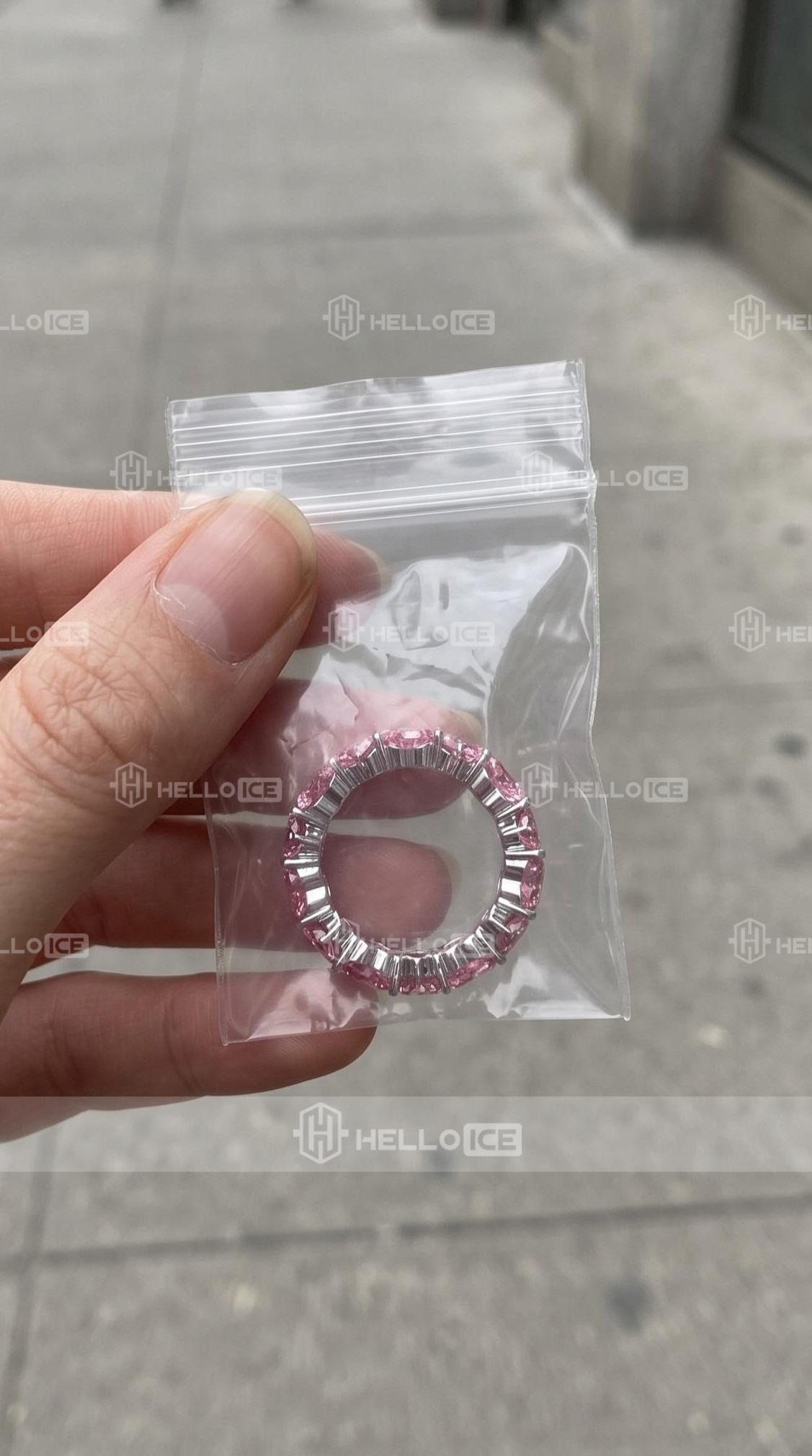 Helloice Review Image