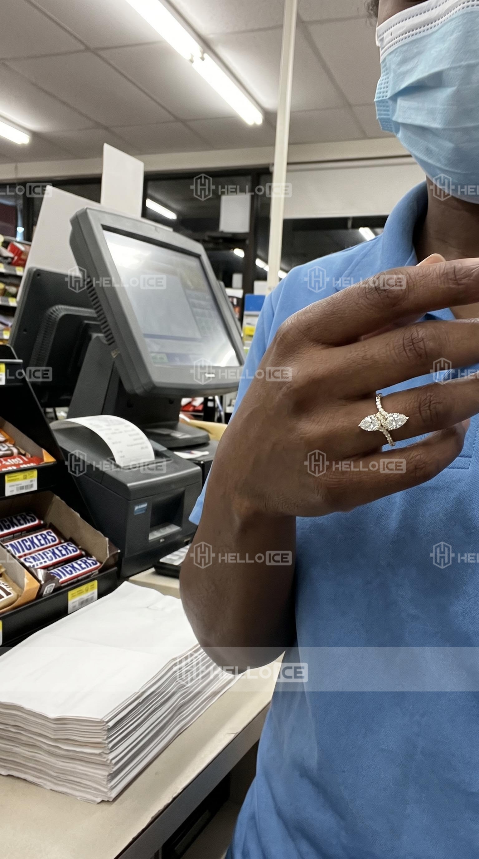 Helloice Review Image