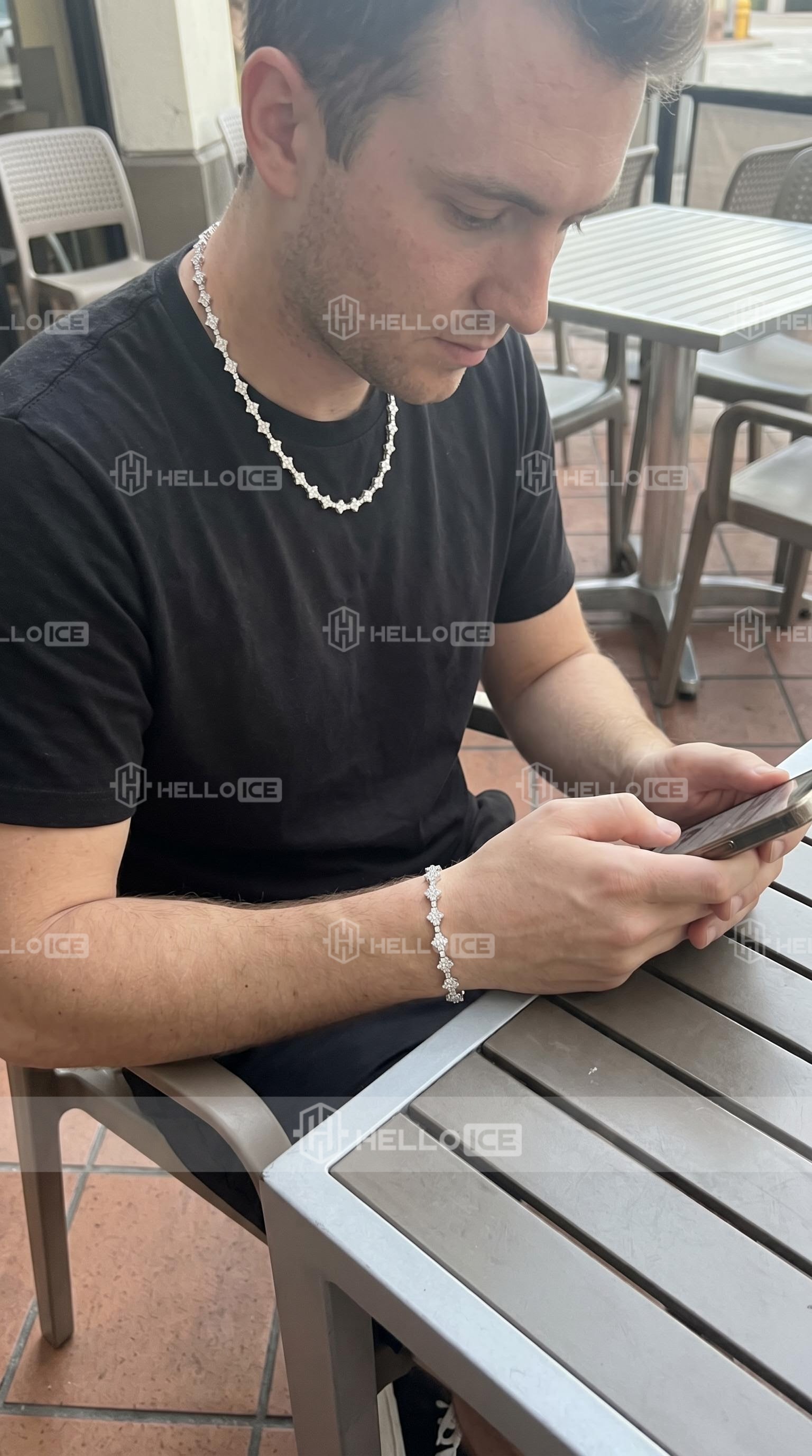 Helloice Review Image
