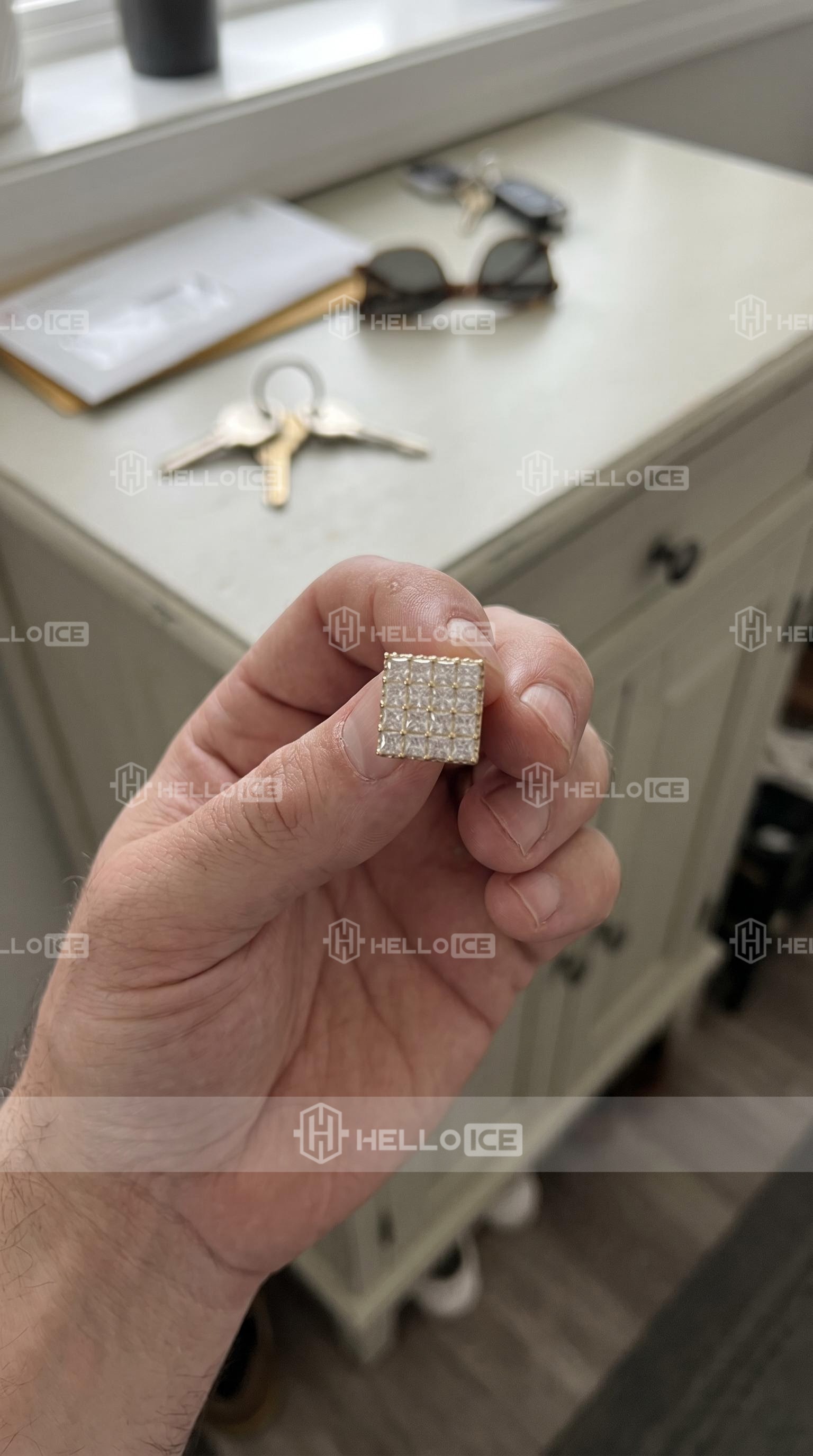 Helloice Review Image