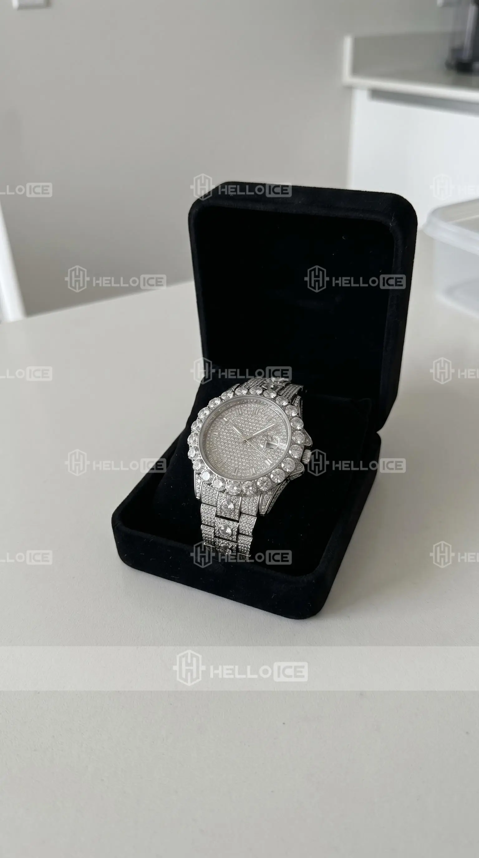 Helloice Review Image