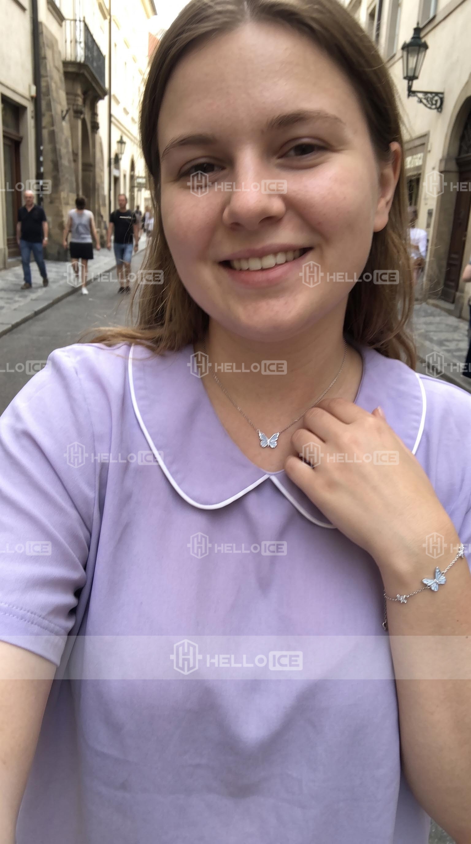 Helloice Review Image