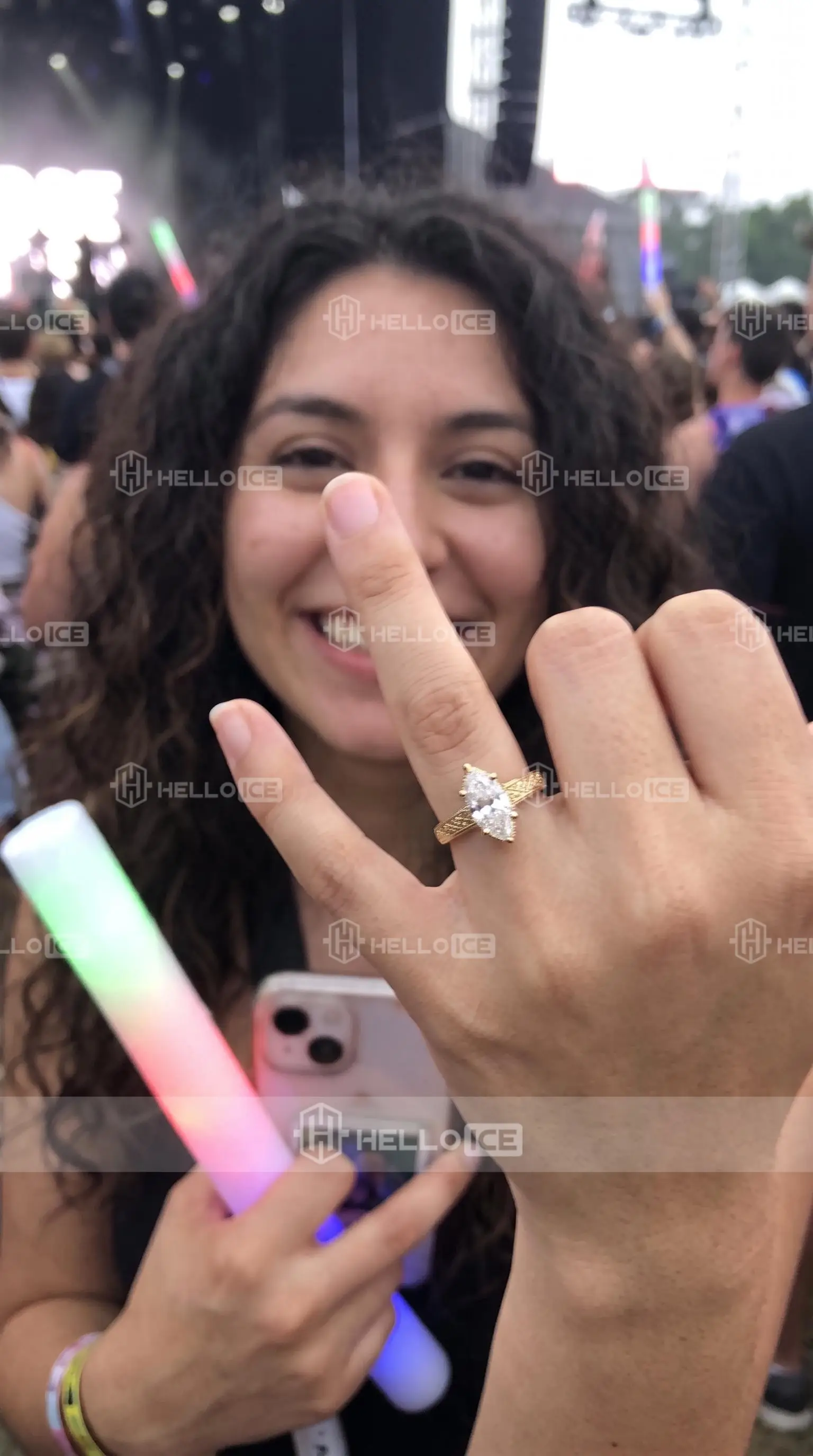 Helloice Review Image