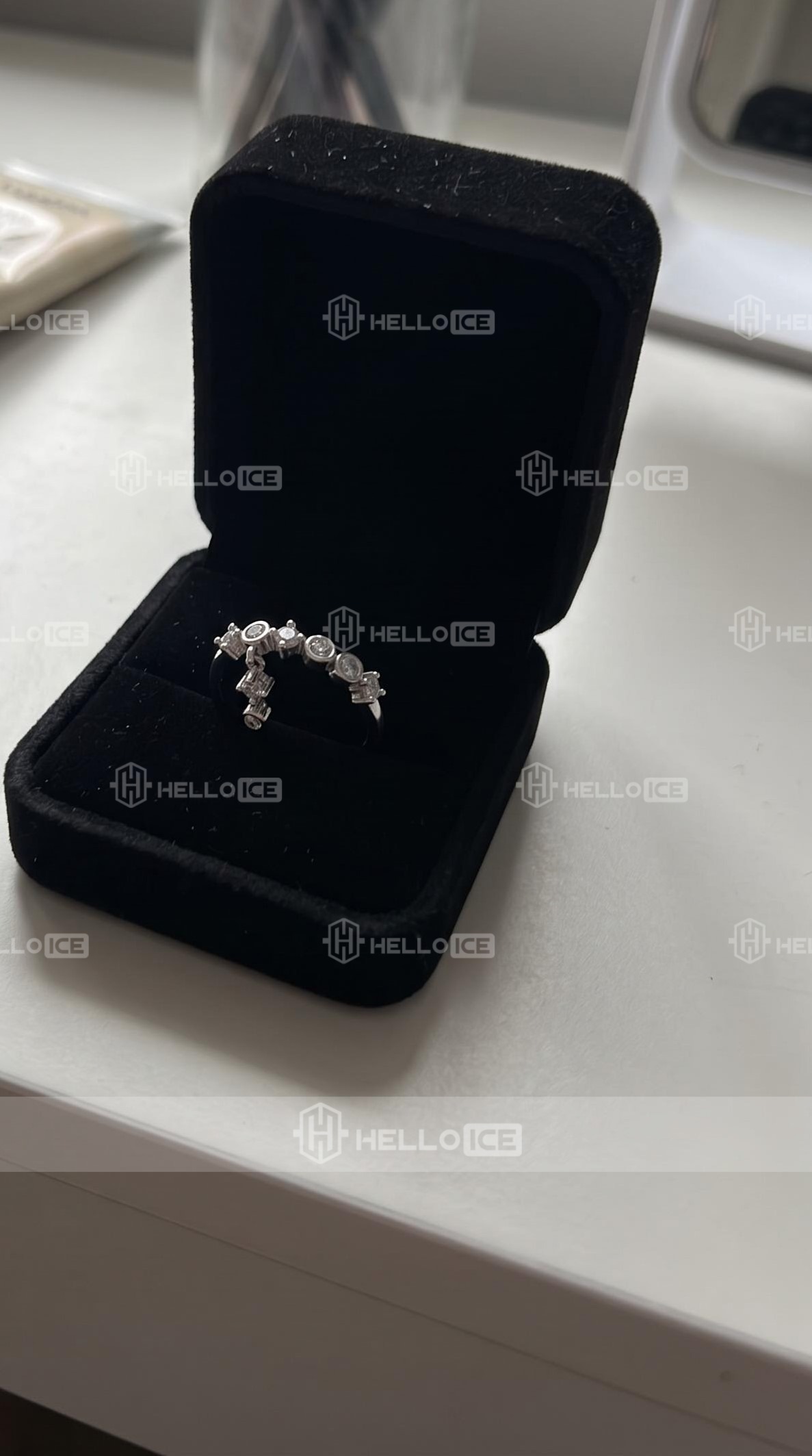 Helloice Review Image