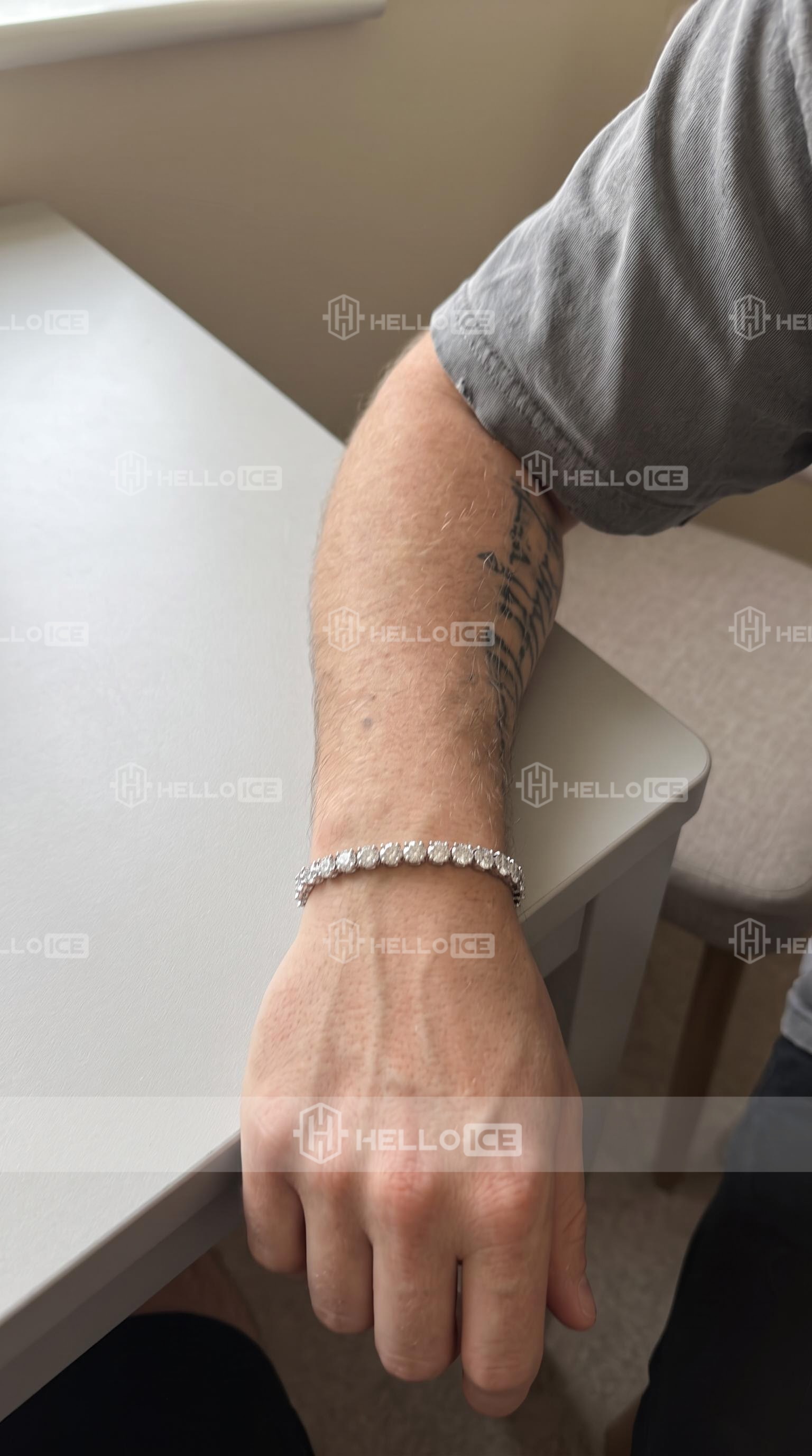 Helloice Review Image