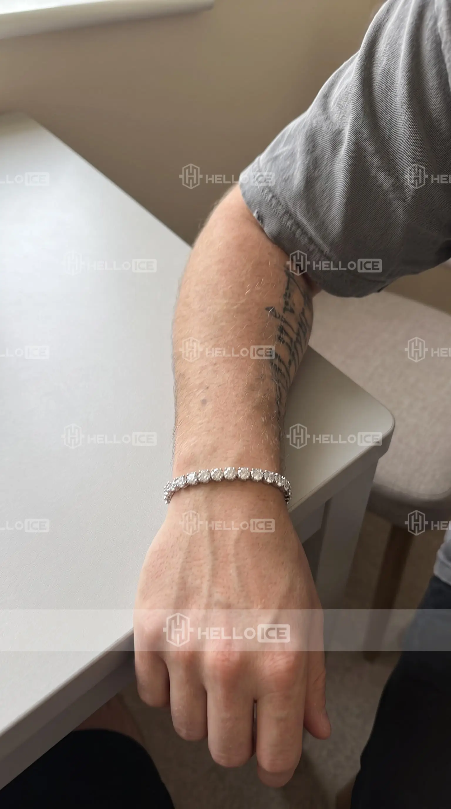Helloice Review Image