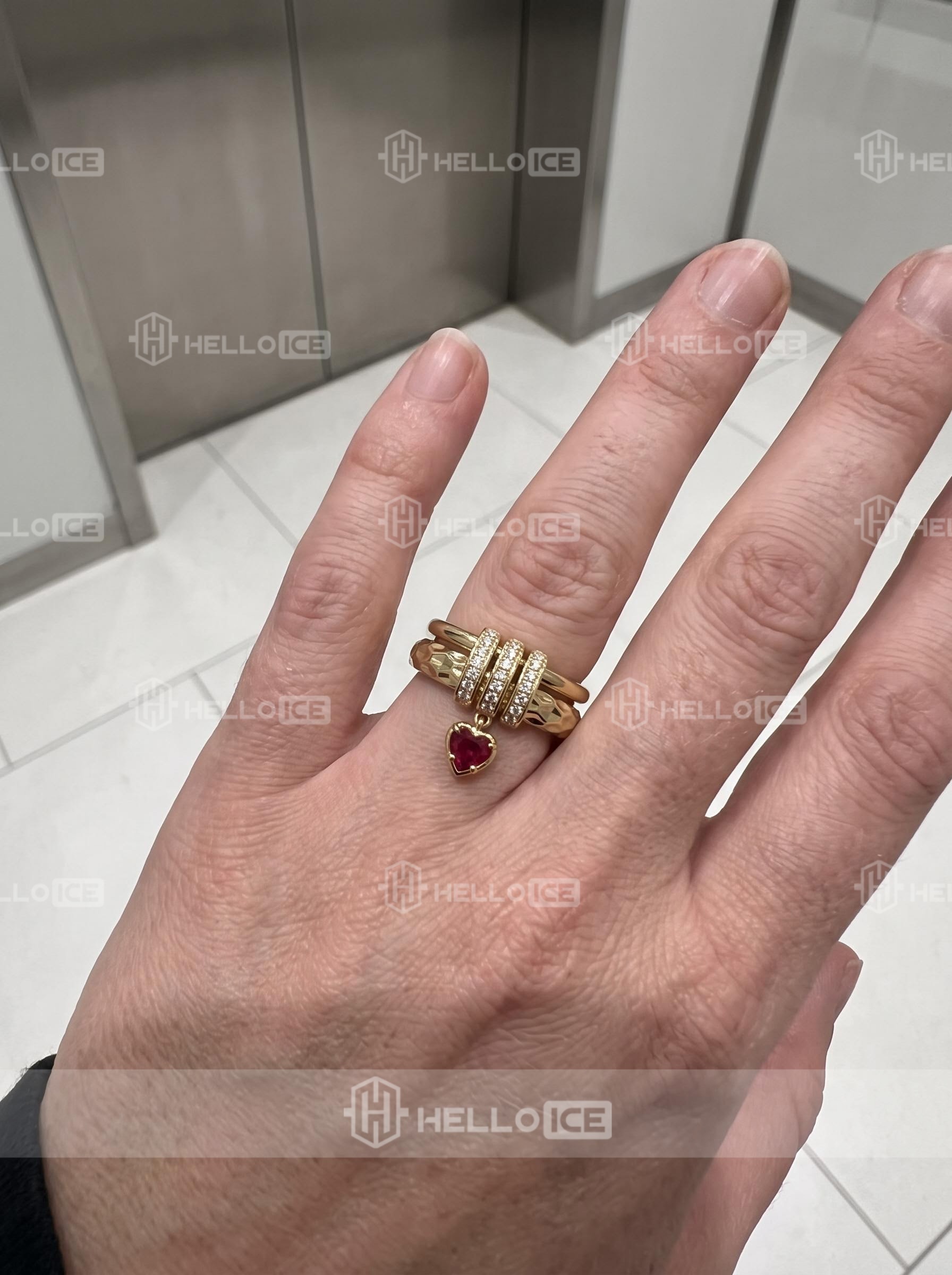Helloice Review Image