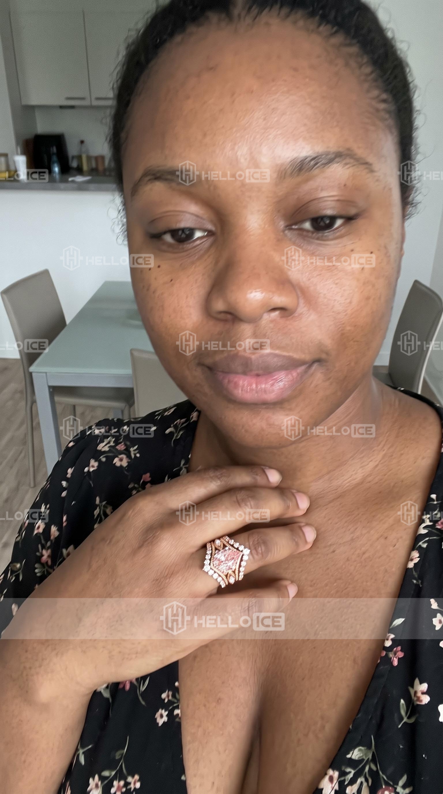 Helloice Review Image