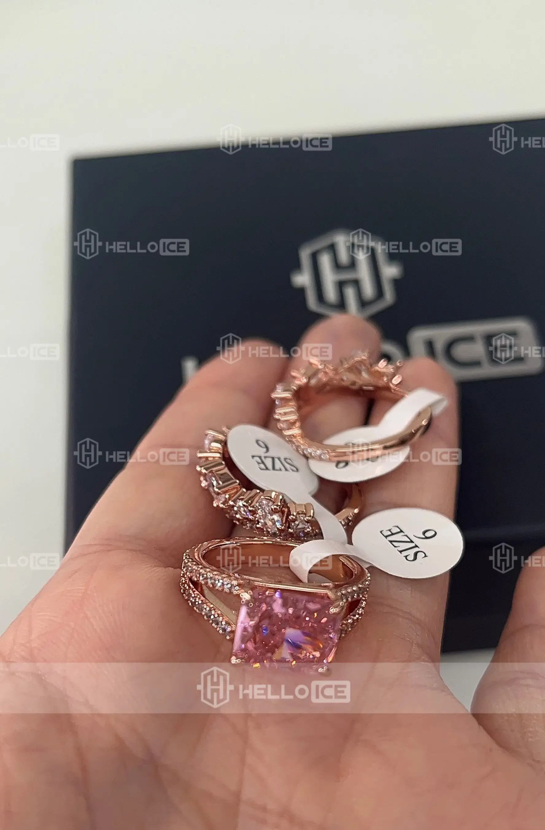Helloice Review Image