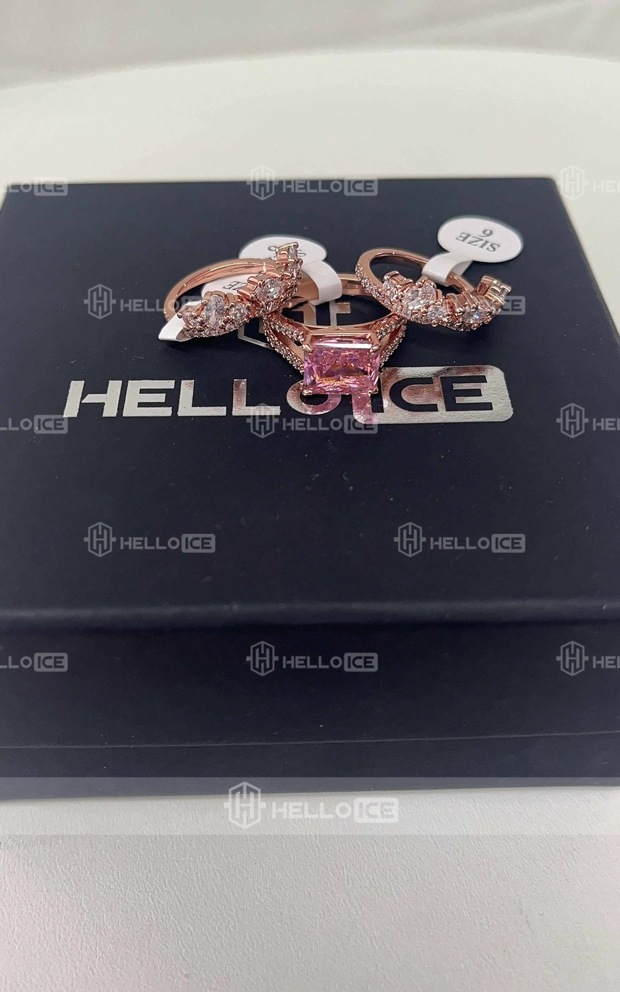 Helloice Review Image