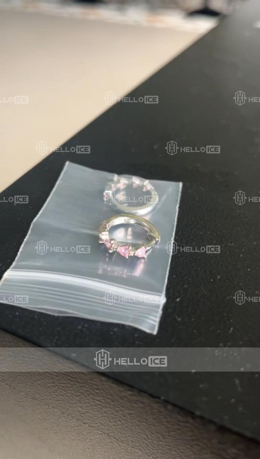 Helloice Review Image